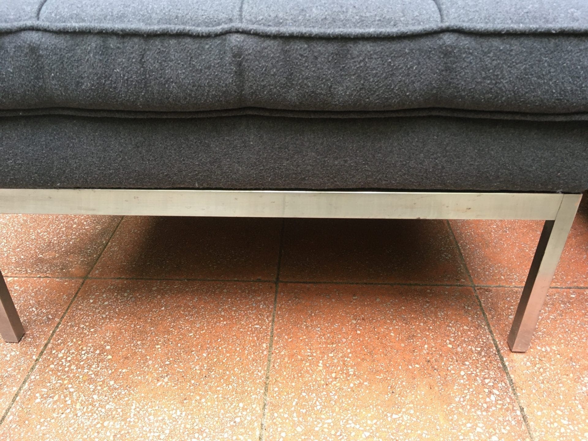 Florence Knoll – Paire de chauffeuses modèle 65, Knoll International