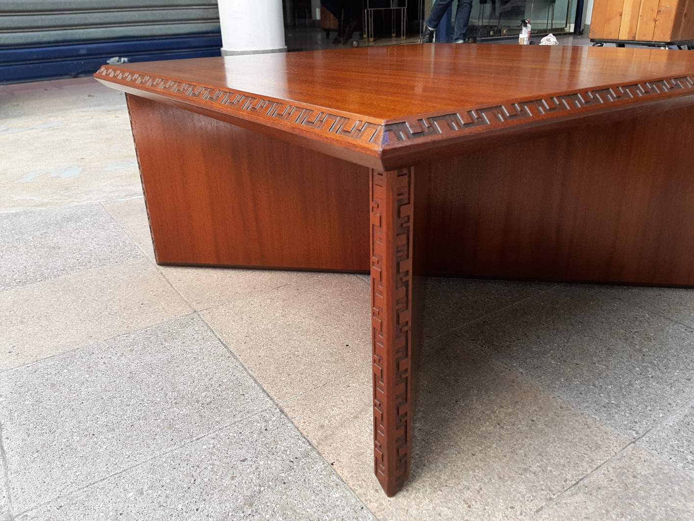 Frank LLOYD WRIGHT – Table Basse, Circa 1955