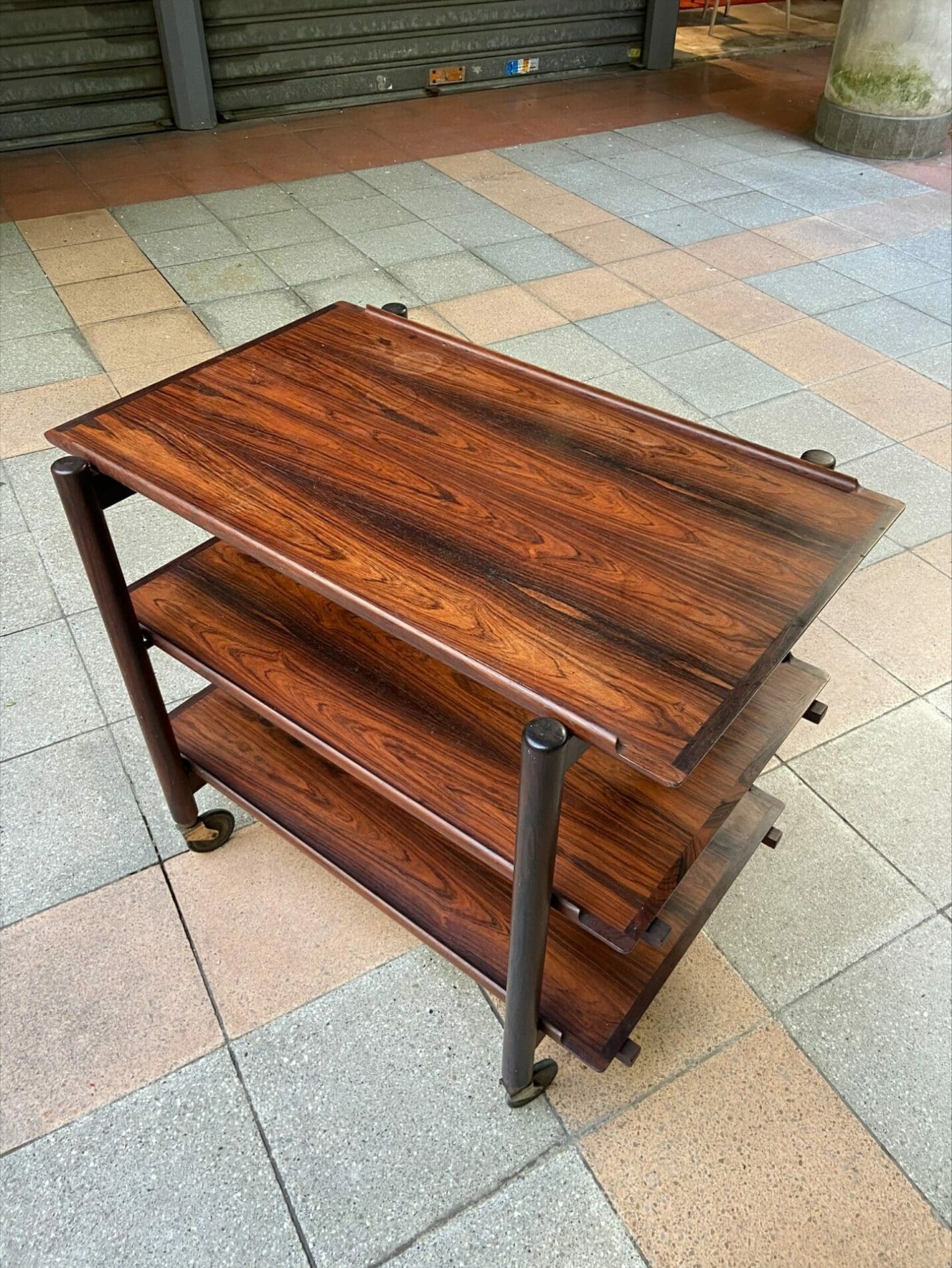 Desserte Fratelli Riguetti plateaux coulissants acajou