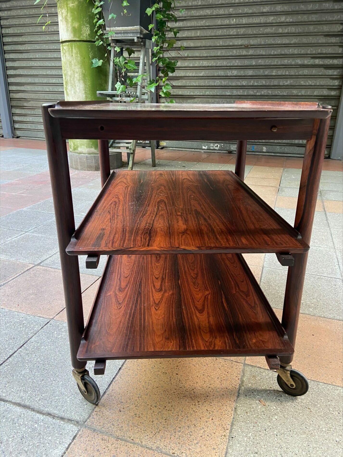 Desserte Fratelli Riguetti plateaux coulissants acajou