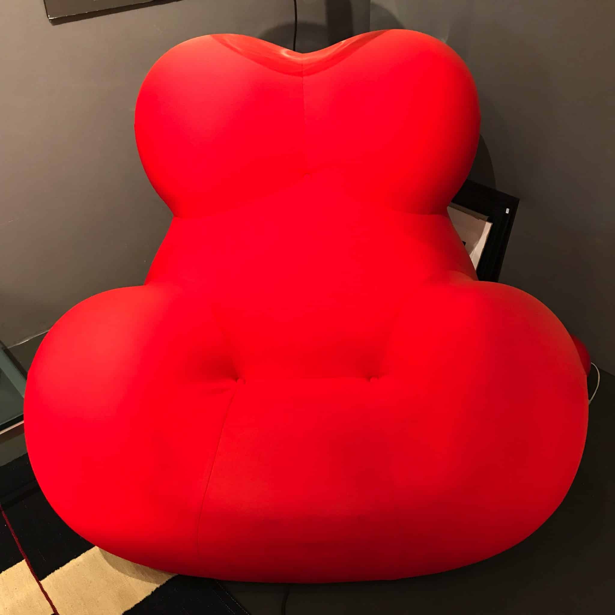 Gaetano Pesce – Fauteuil et repose pieds – la Mamma