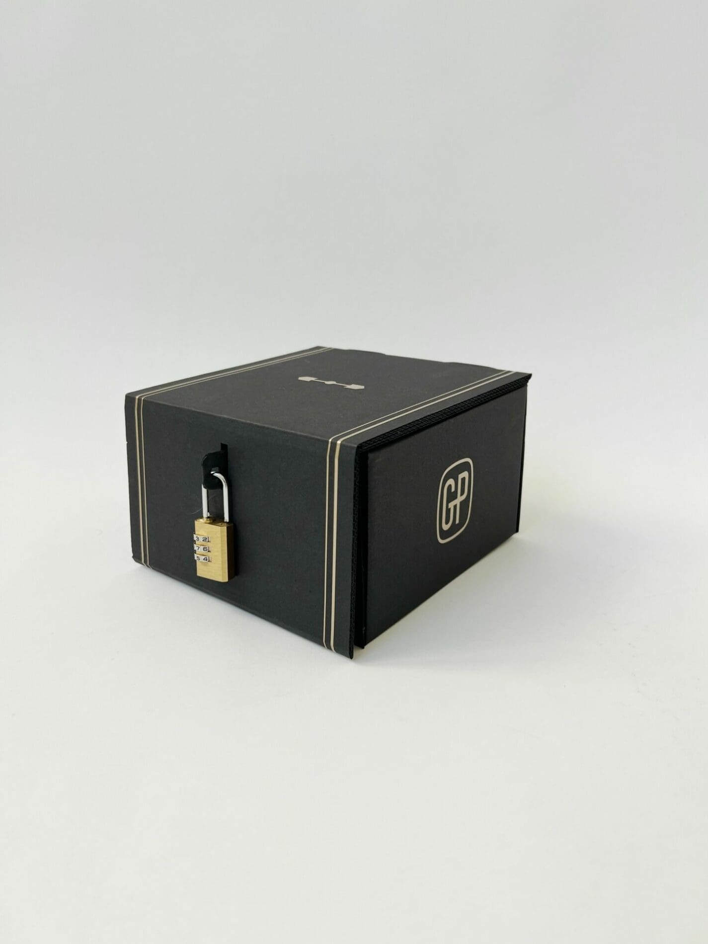 Montre 9931 – Girard Perregaux Casquette 2.O