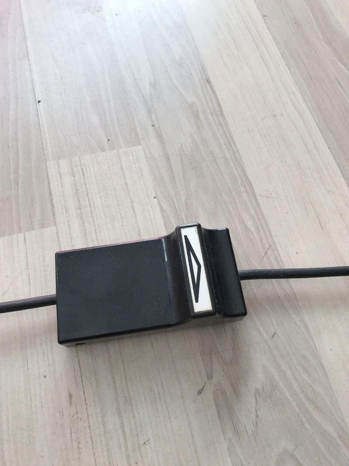 Lampadaire Harvey Guzzini – Plexiglas et métal (1970-80)