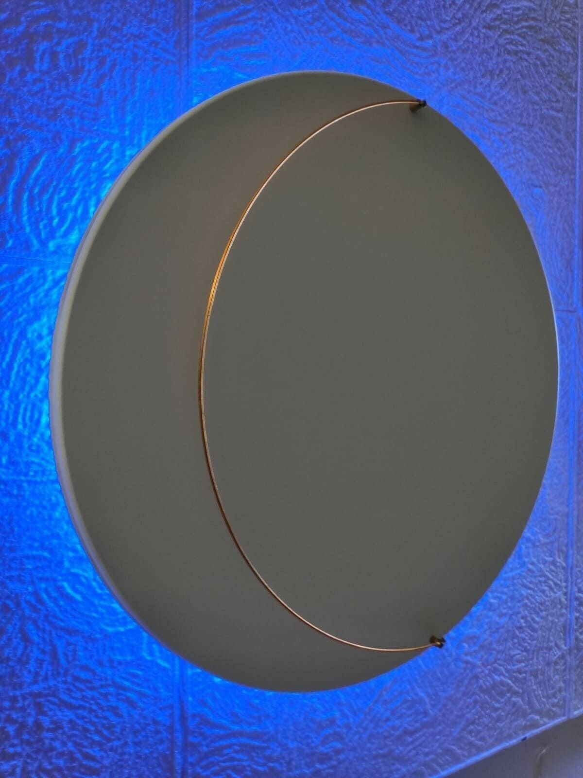 Bruno Bani – Moon W, Applique Sculpture Lumineuse (2019)