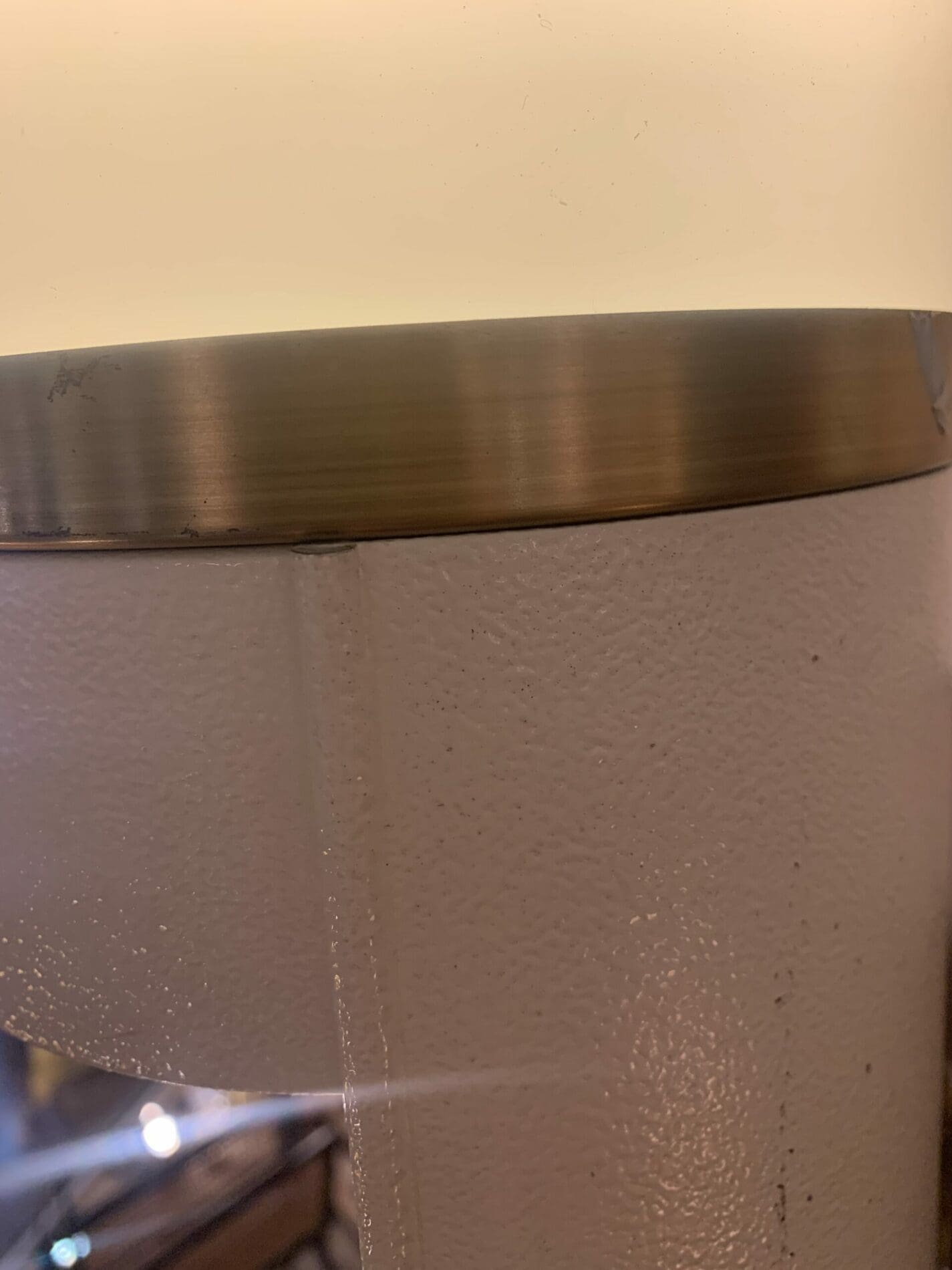 Jean Perzel – Lampadaire-vitrine Totem Occasion