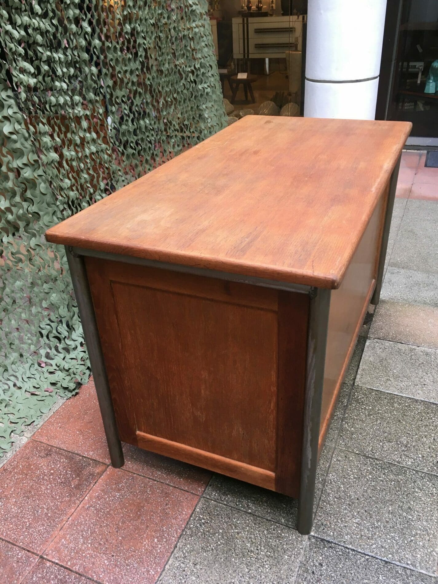 Jean Prouvé – Bureau modèle surveillant circa 1950