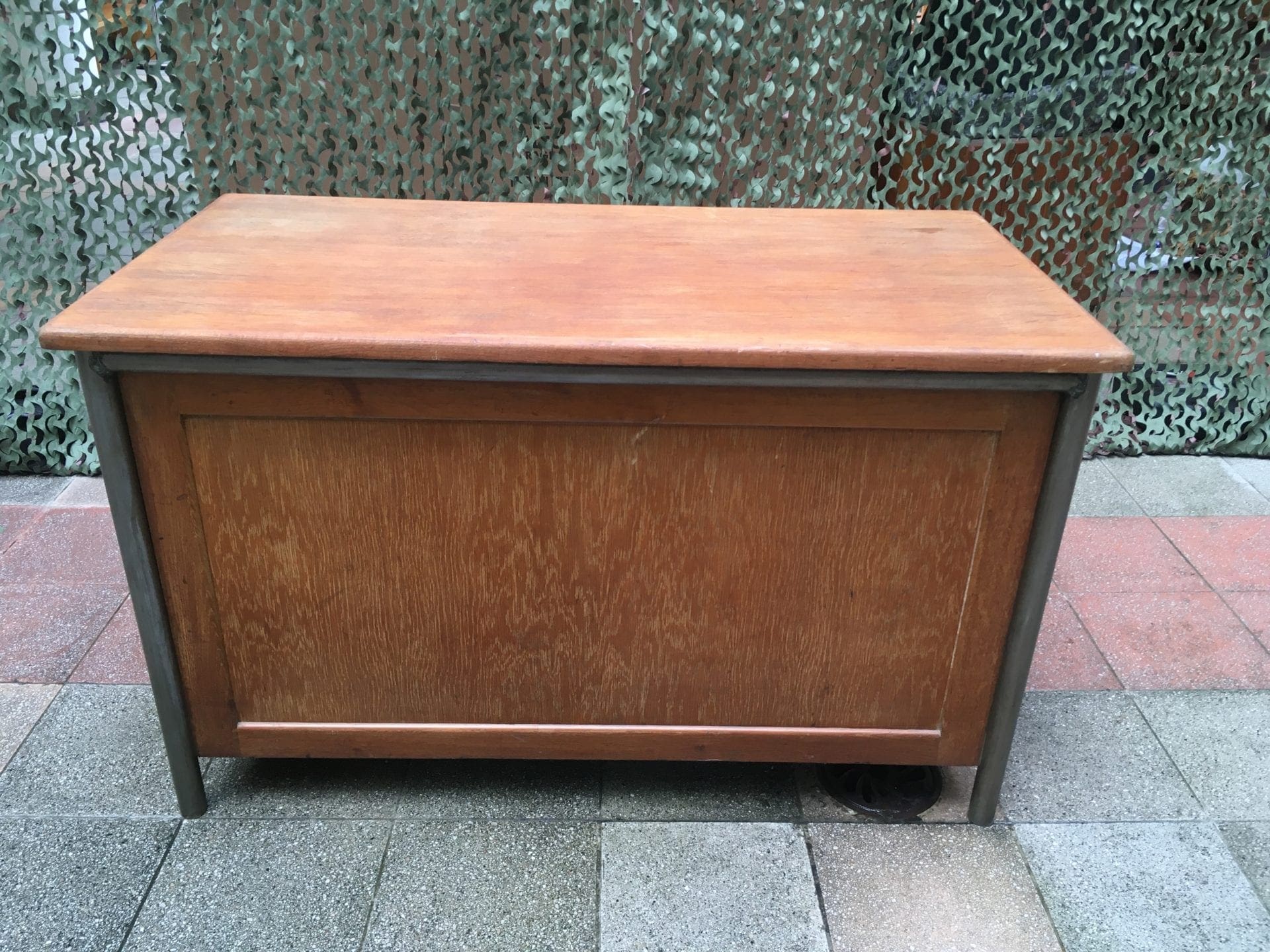 Jean Prouvé – Bureau modèle surveillant circa 1950