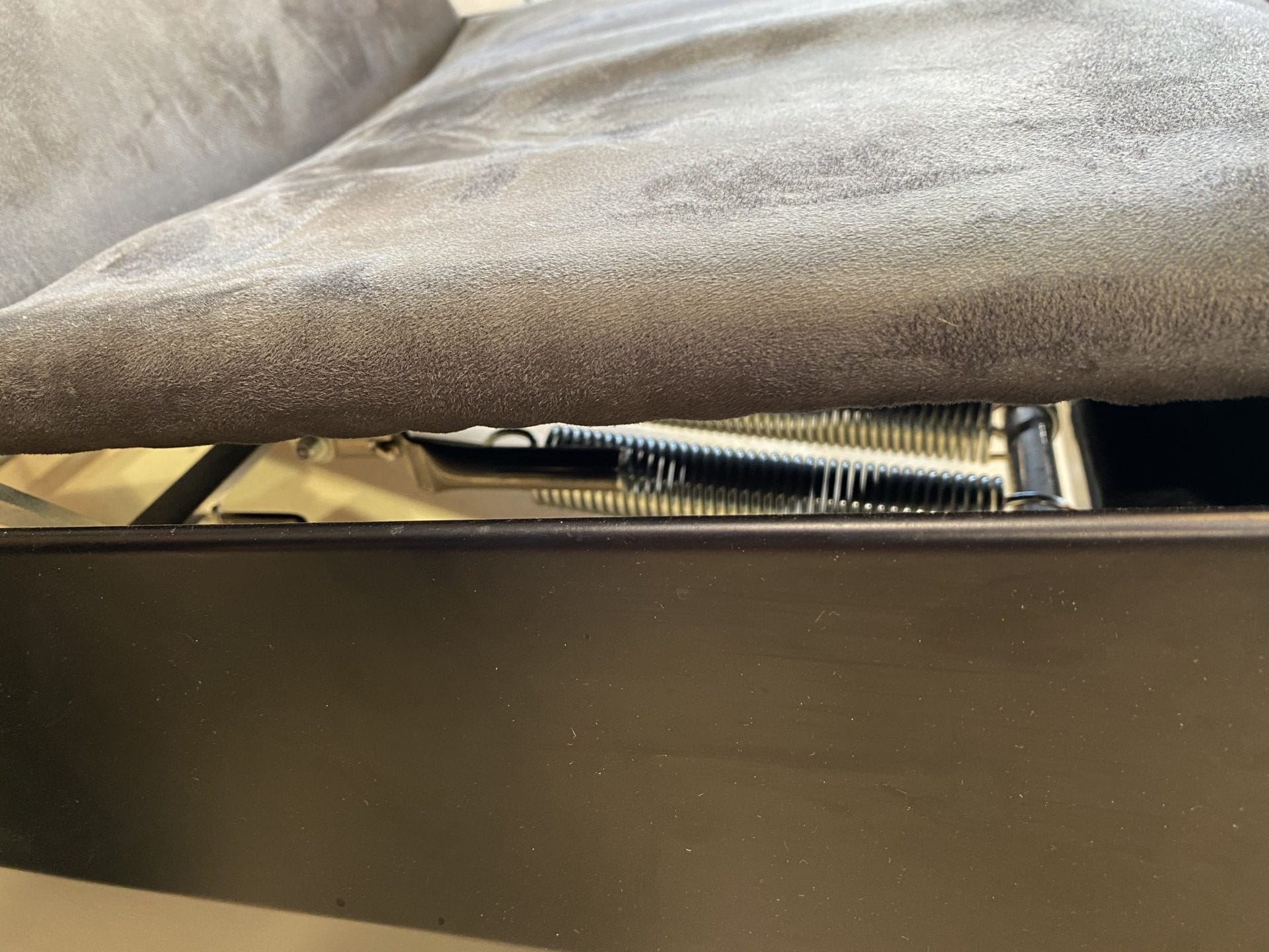 Jean Prouvé – Fauteuil Grand Repos avec repose-pieds