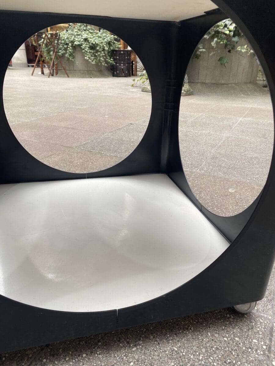 Joe Colombo ( Dans le goût ) – Table d&rsquo;appoint bar cube