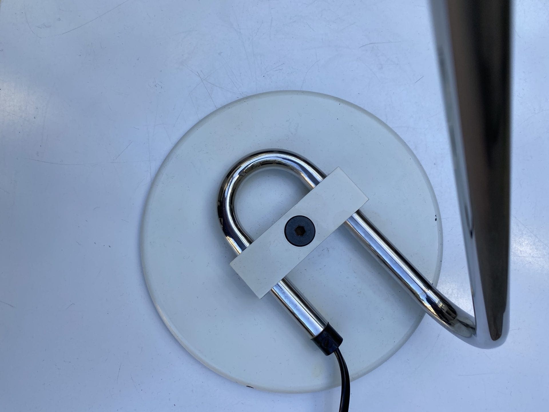 Joe Colombo – Lampe de Table blanche (1974)