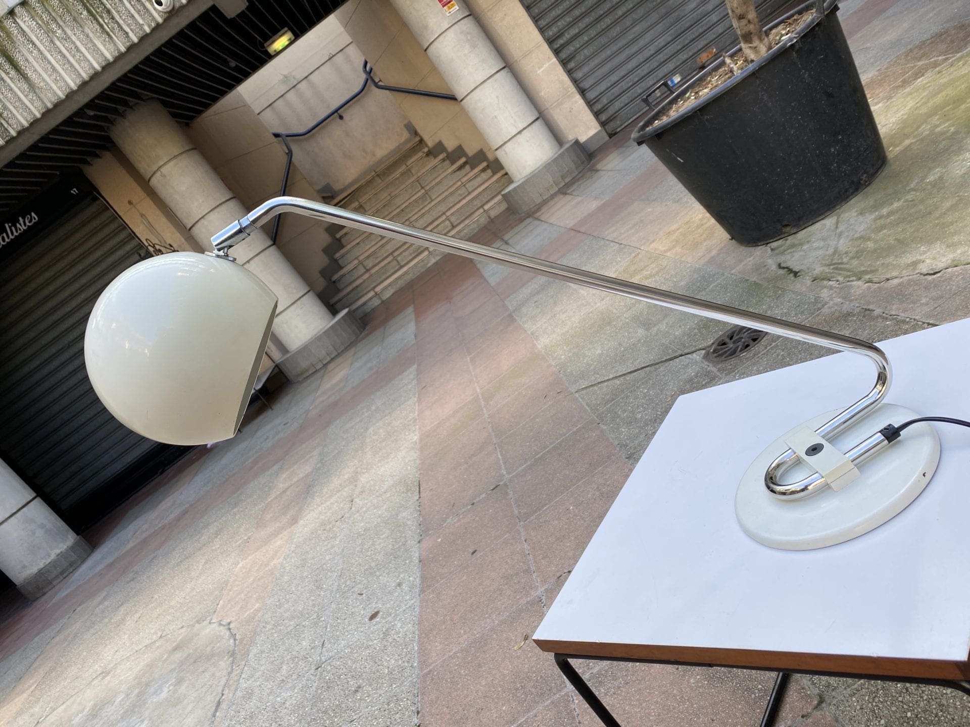 Joe Colombo – Lampe de Table blanche (1974)