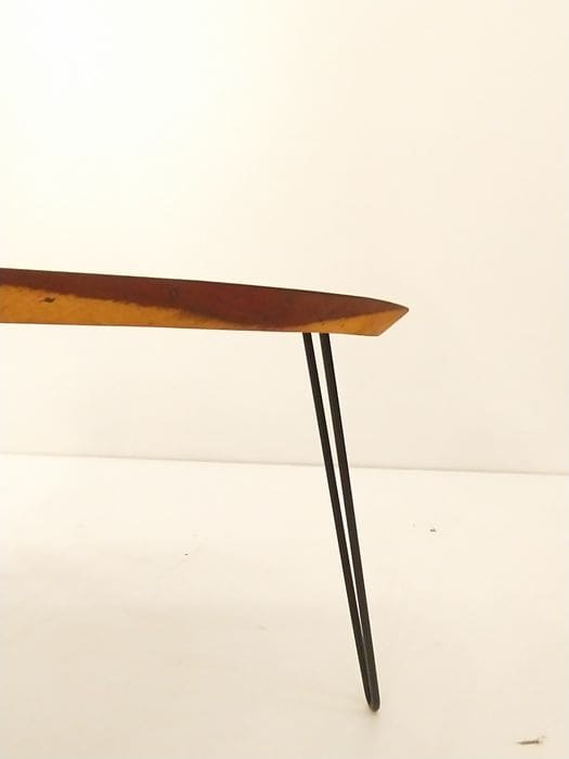 Kris Devillé – Table d&rsquo;appoint padouk et acier (1980)