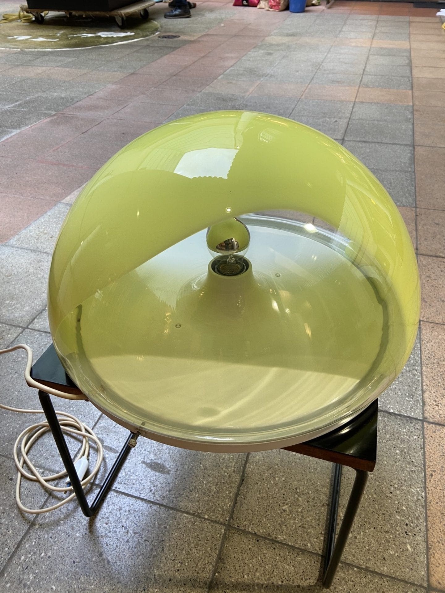 Lampe de table Mazzega, verre jaune et transparent, circa 1970