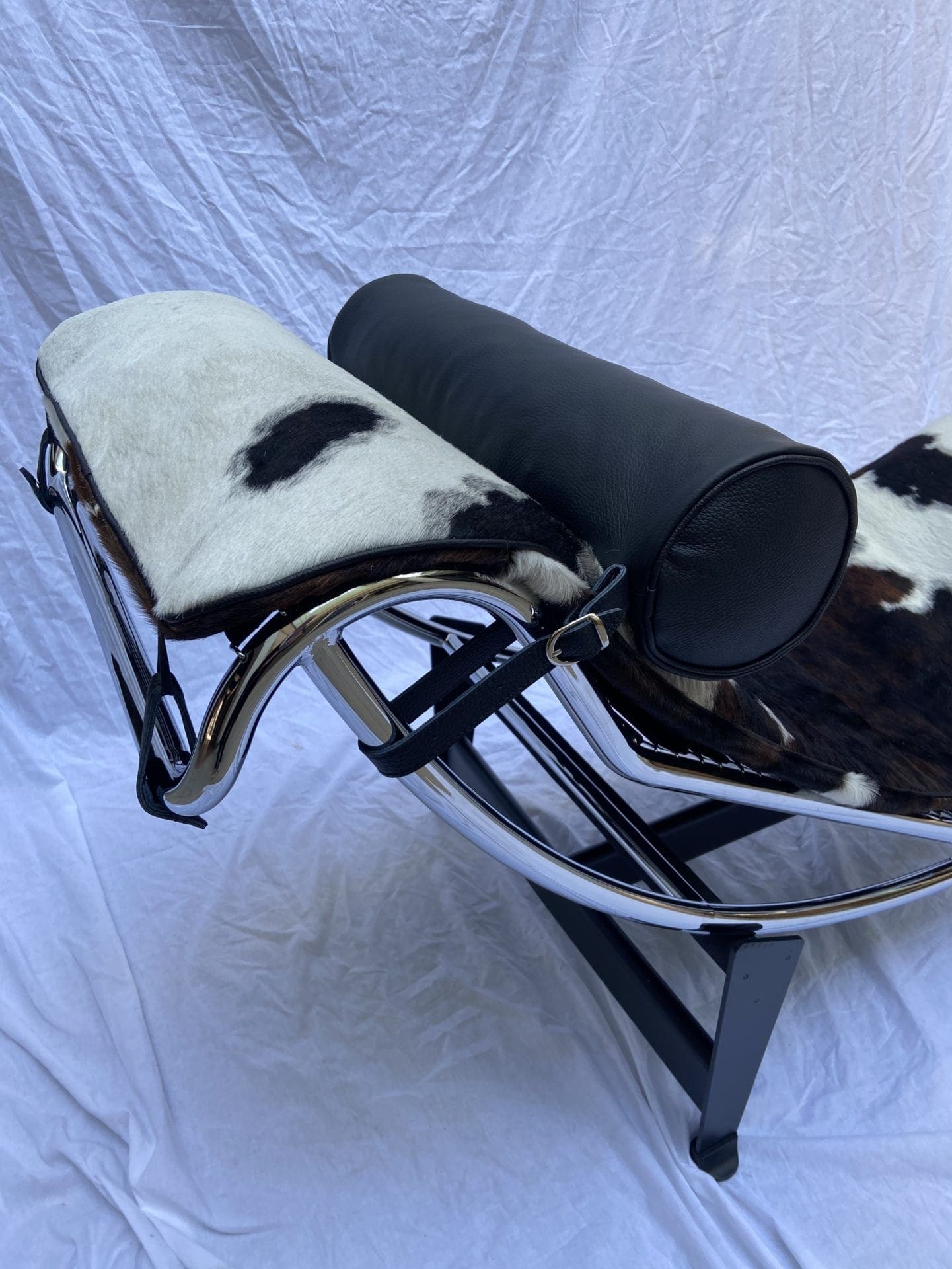Le Corbusier – Charlotte Perriand – Chaise longue LC4 Poney