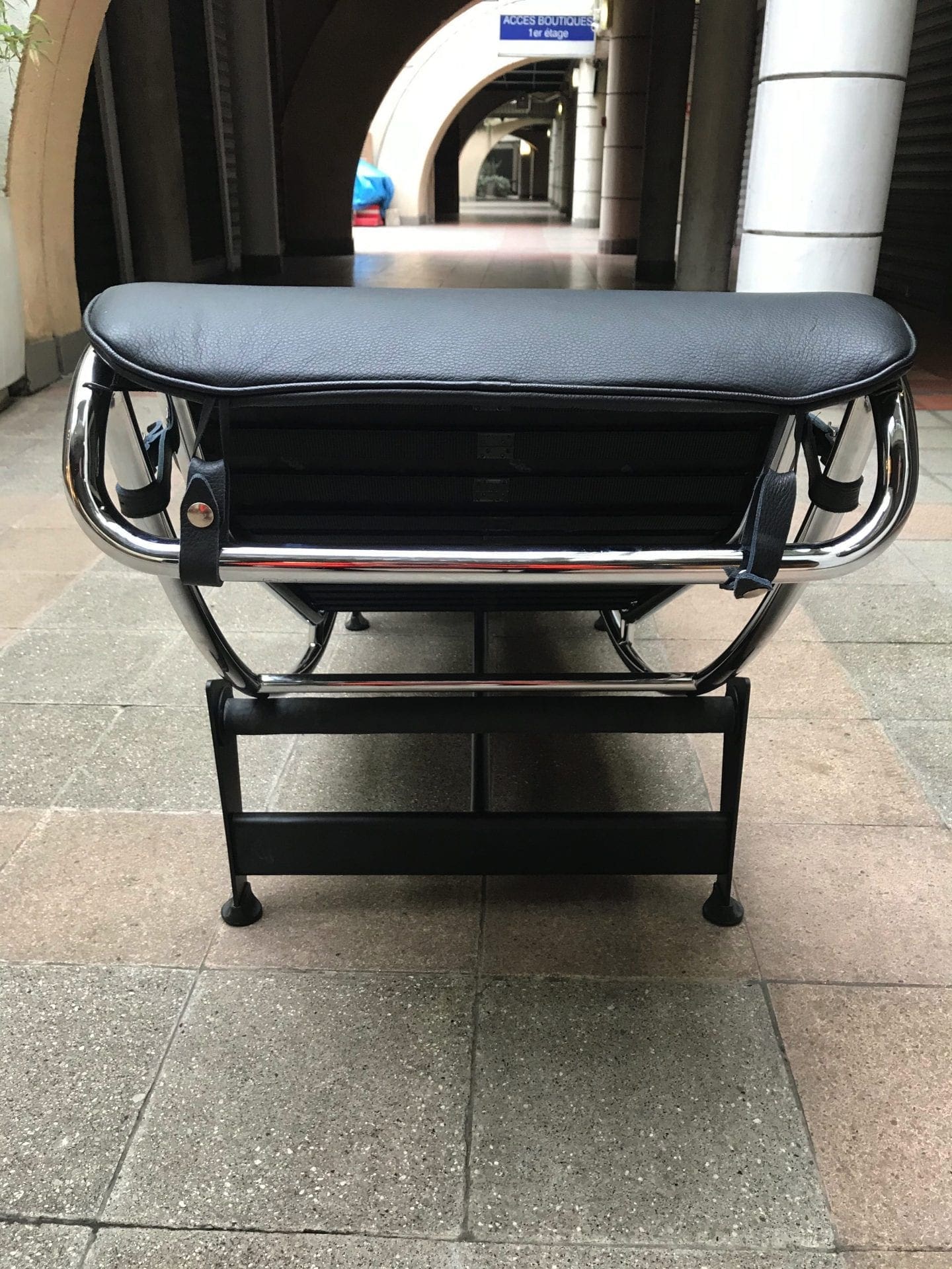 Le Corbusier/ Charlotte Perriand – Chaise longue LC4