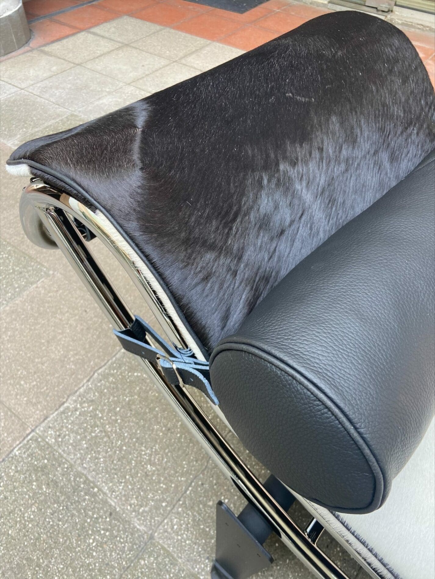 Le Corbusier et Charlotte Perriand – LC4 occasion N&B 3