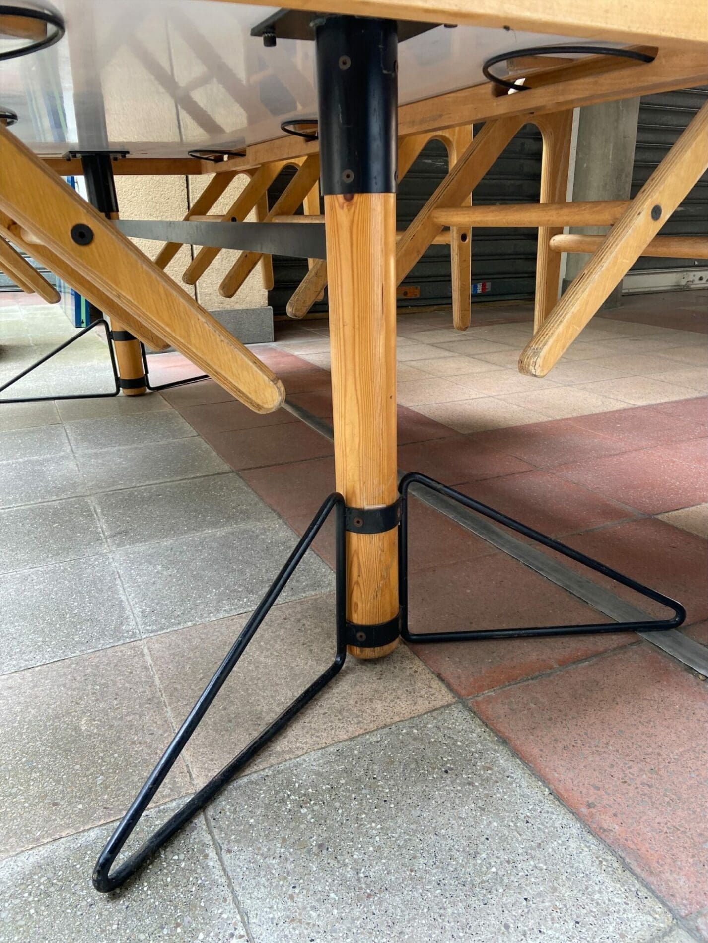 Marc Held – Ensemble table et 6 chaises