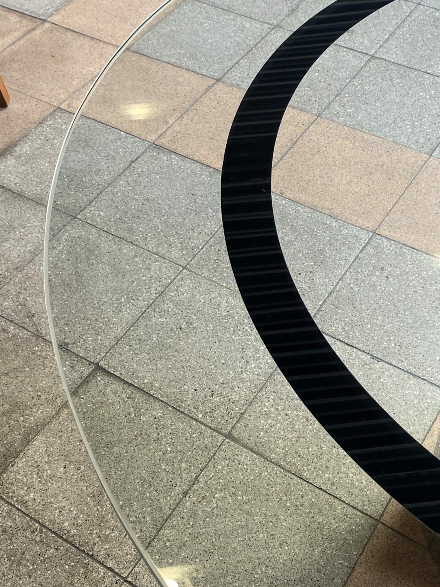 Table basse chromée et verre, circa 1990