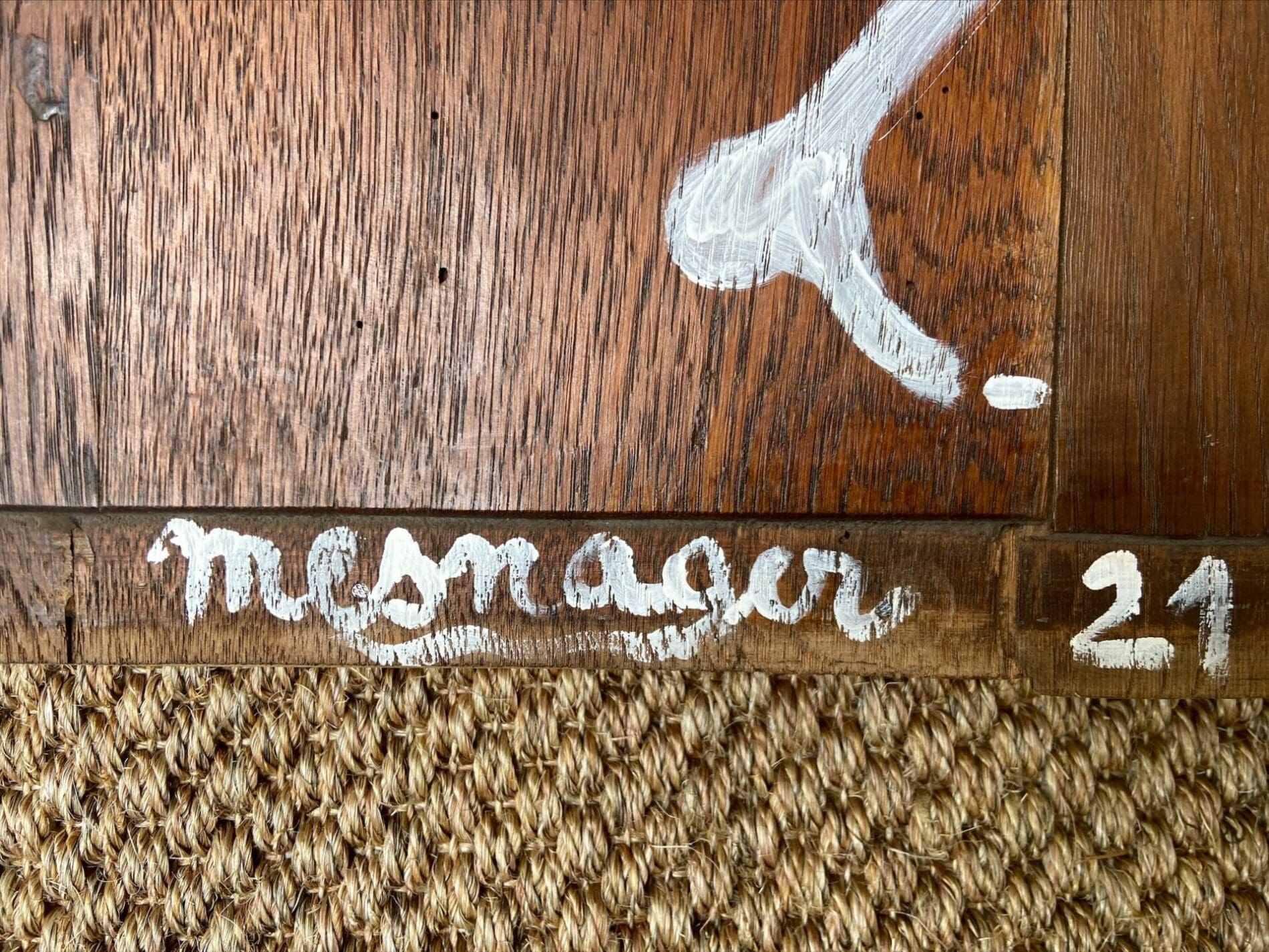 Mesnager – L&rsquo;Homme en blanc – Gouache sur bois (2021)