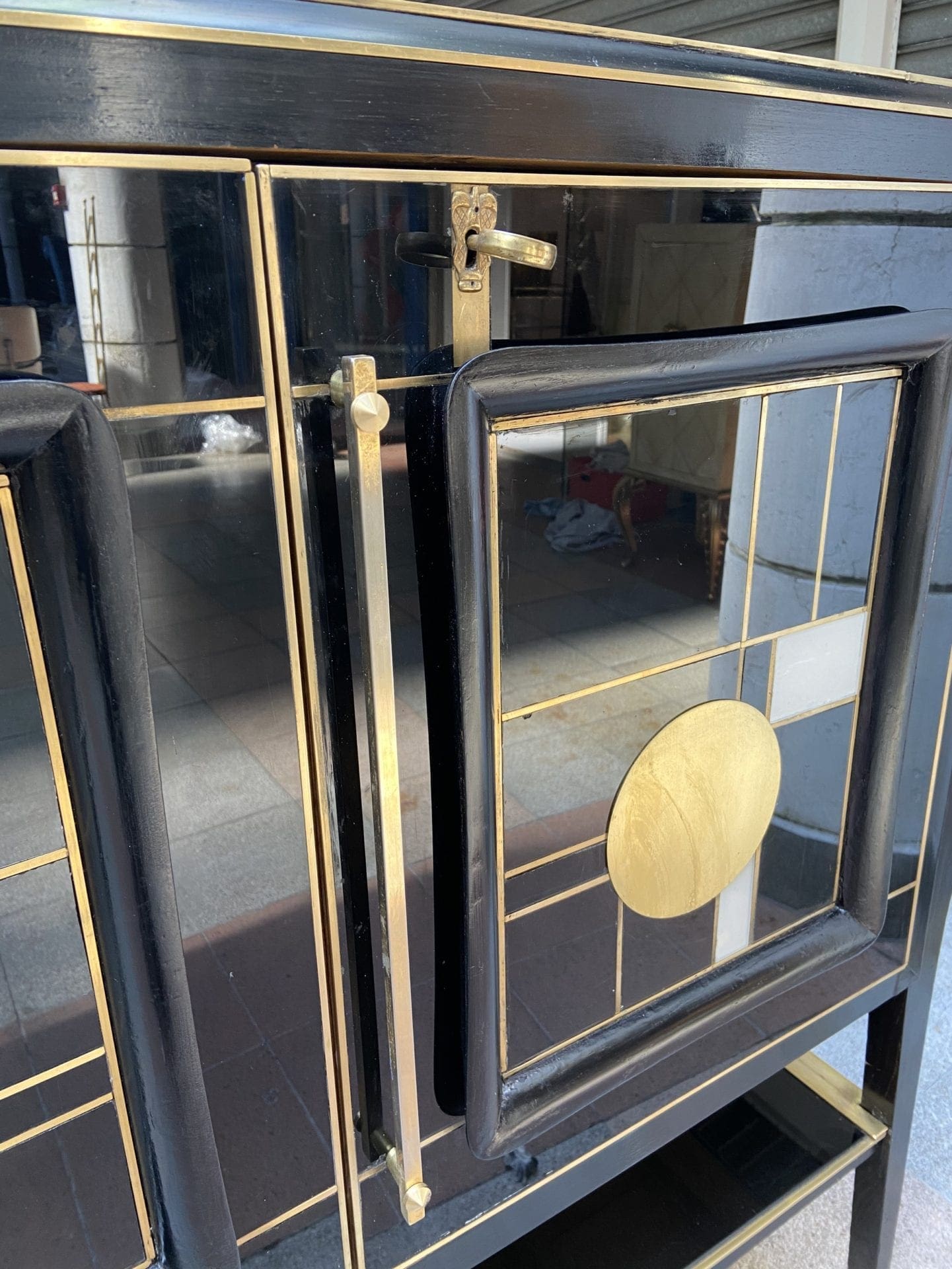 Meuble Bar vintage noir, verre et laiton, années 1950-60