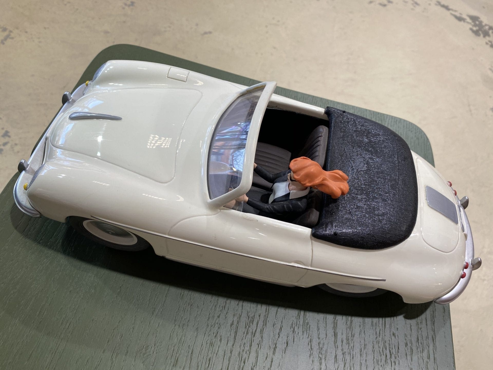 Michel Aroutcheff – Porsche 356 – Pin-up Berthet