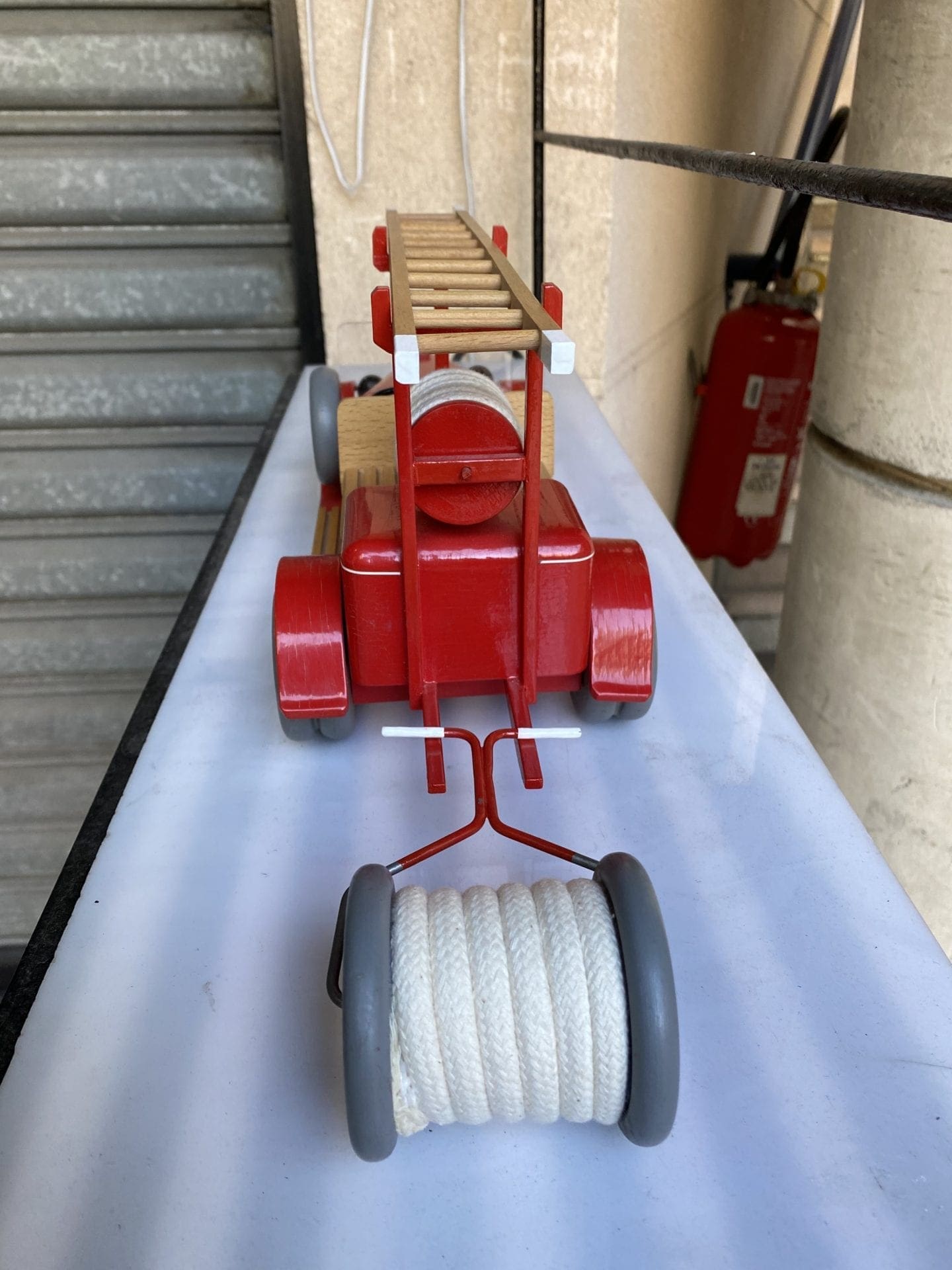 Michel Aroutcheff pour Vilac – Camion de pompiers