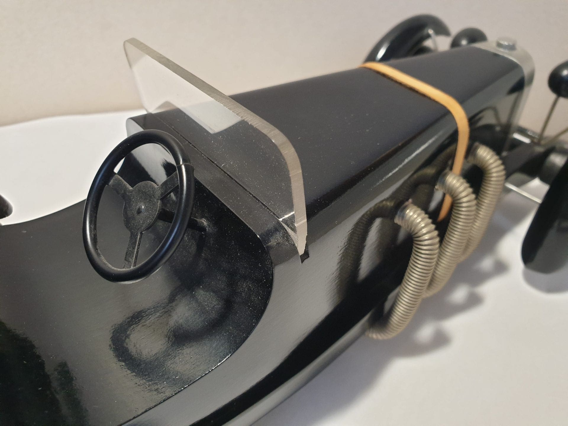 Michel Aroutcheff – Voiture Mercedes SSKL 1931 en bois