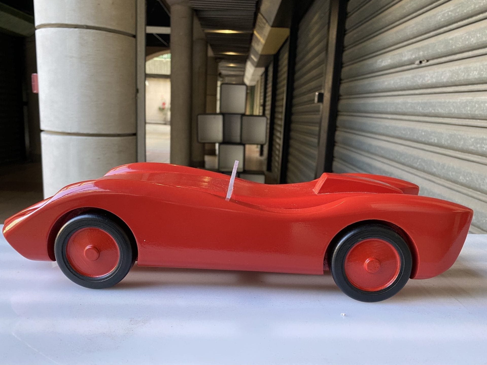 Michel Aroutcheff pour Vilac – Voiture en bois – Ferrari