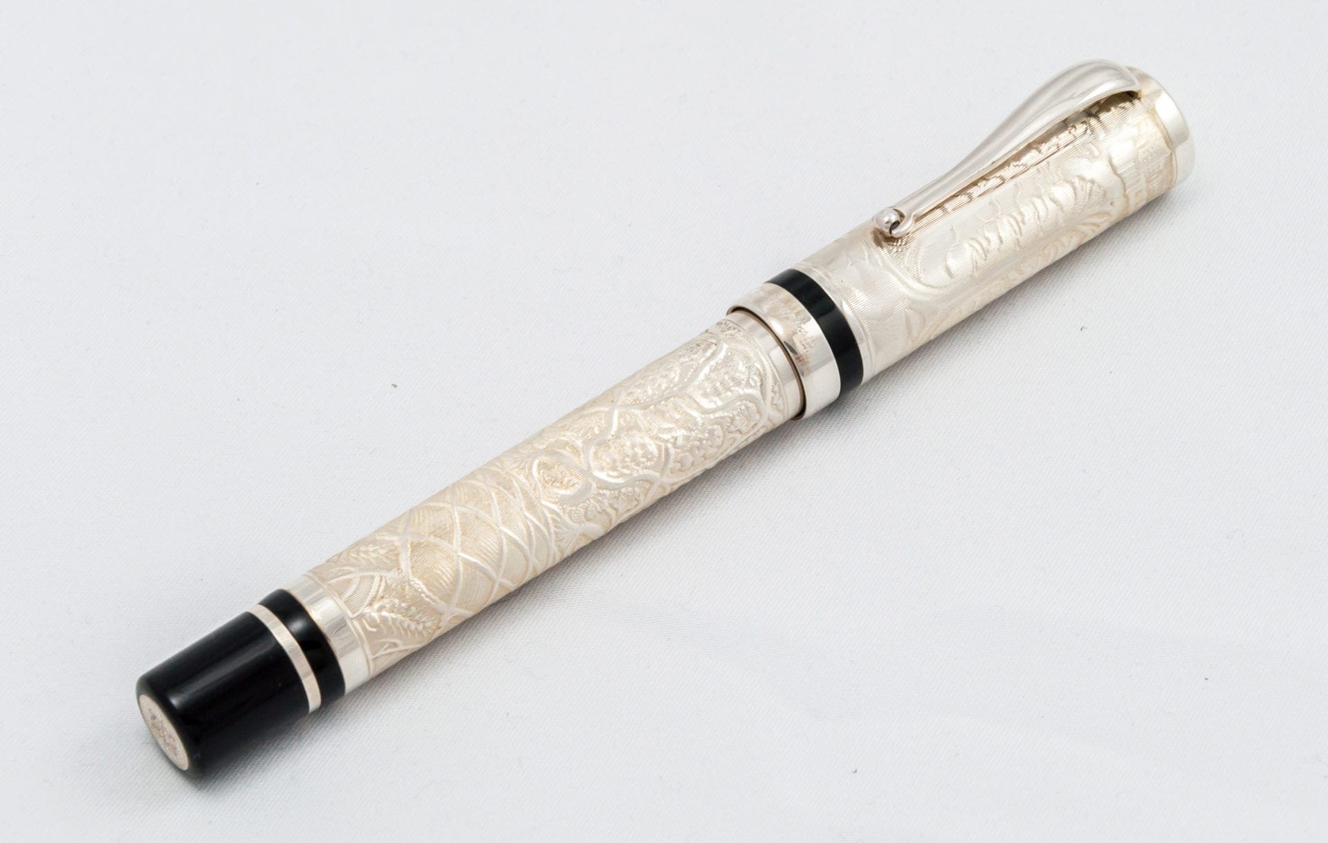 MonteGrappa – Stylo plume argent – série limitée de 500 pièces