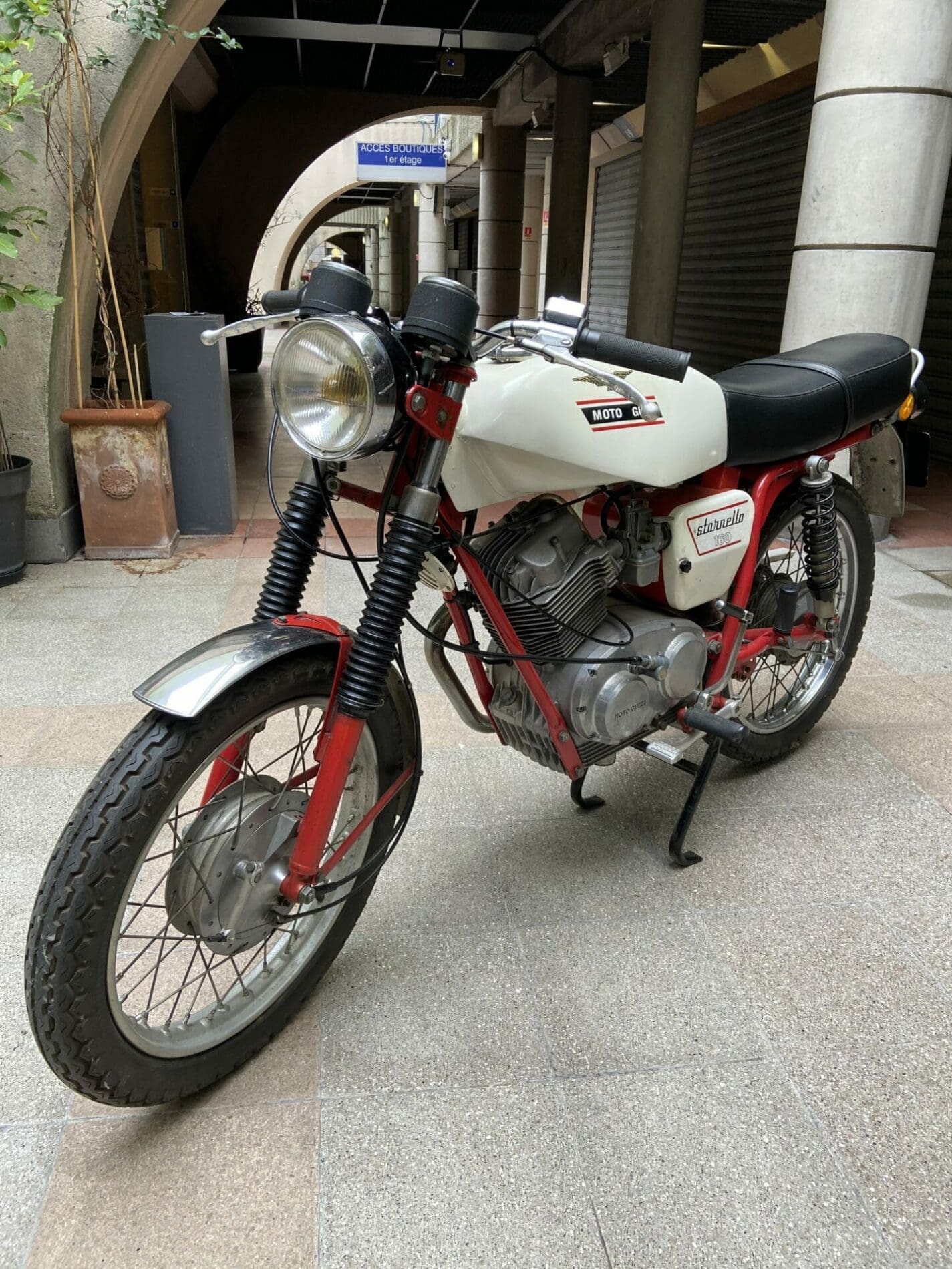 Moto Guzzi  – Stornello 160 blanc Occasion