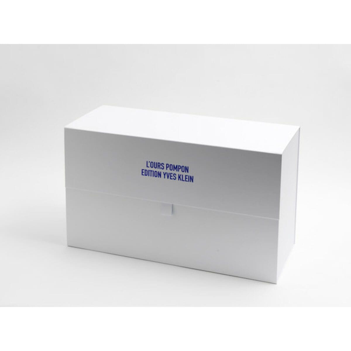 Ours Pompon Klein Édition Limitée – L’icône animalière revisité en bleu Klein