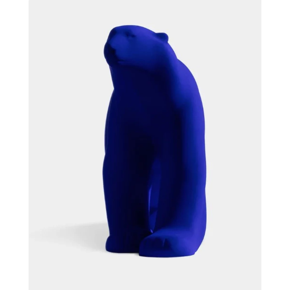 Ours Pompon Klein Édition Limitée – L’icône animalière revisité en bleu Klein