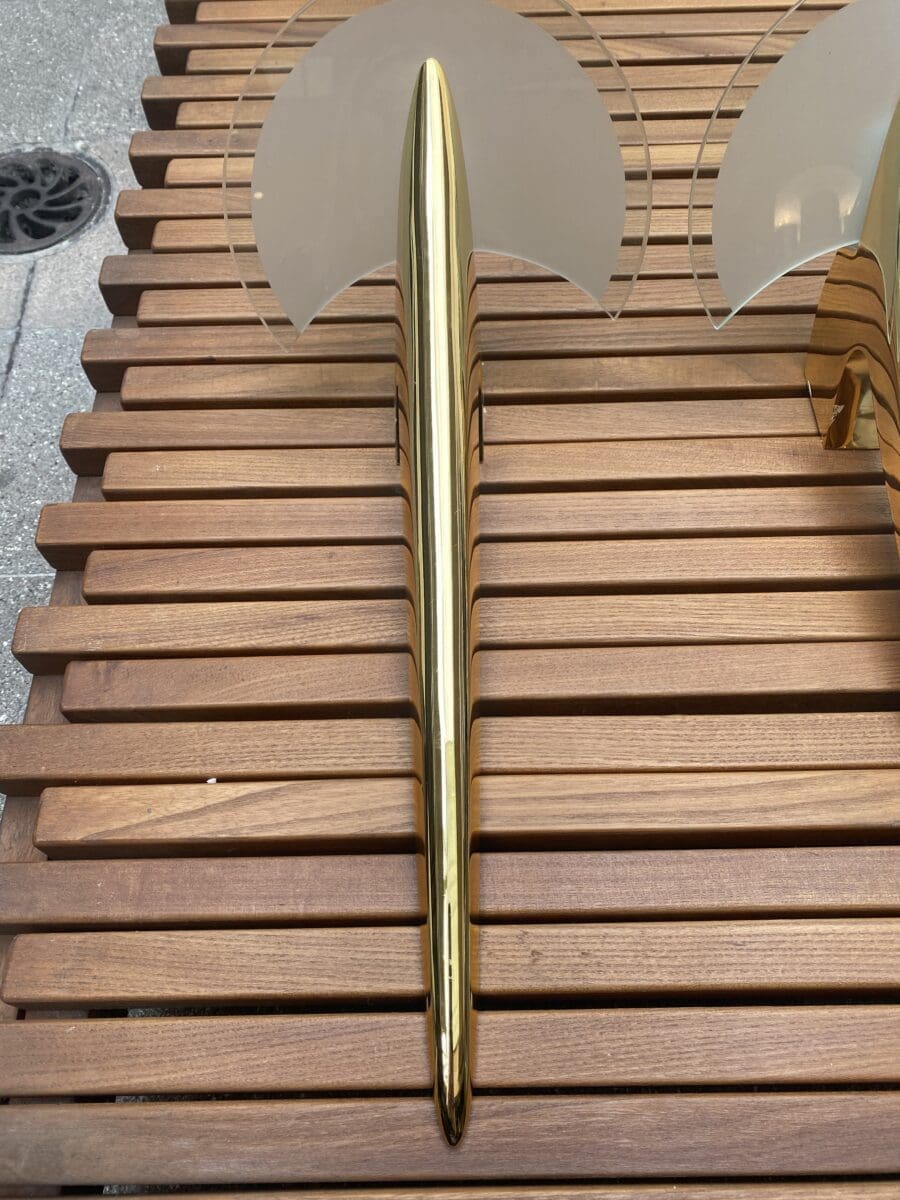 Paire d&rsquo;appliques Alien – Laiton et verre sablé