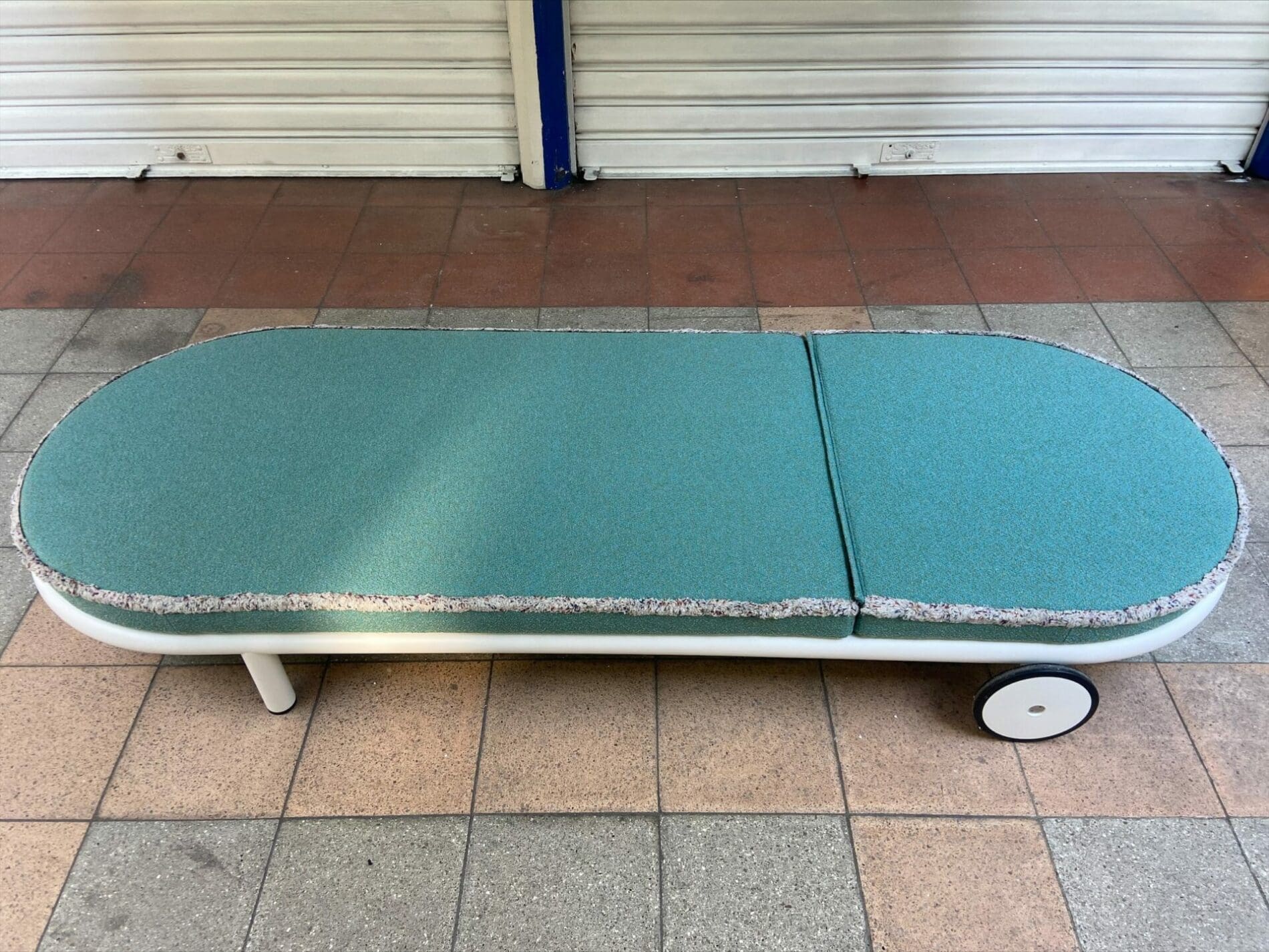 Trampoline Sunbed par Patricia Urquiola – Édition Cassina (2021)