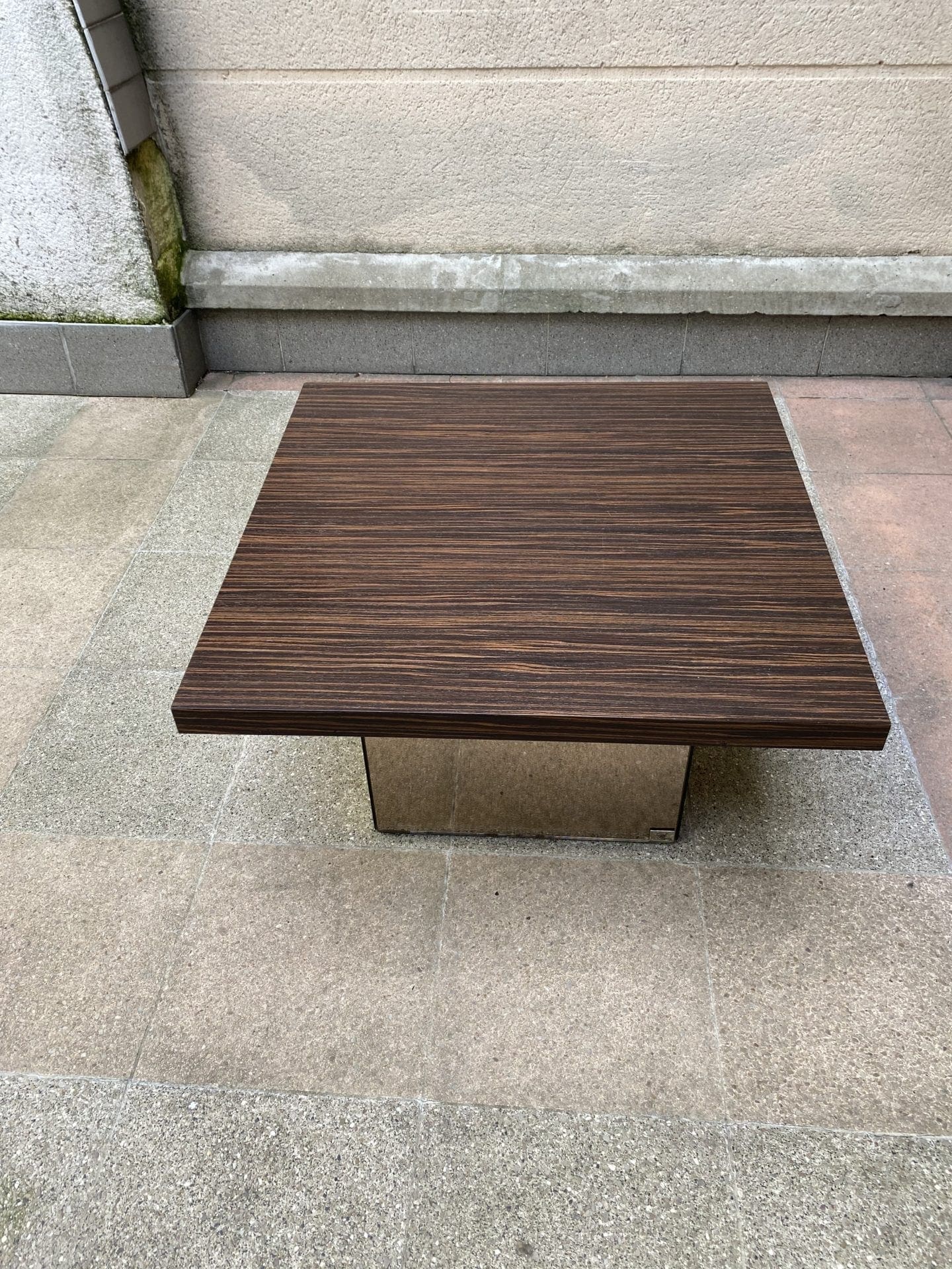 Table basse carrée Paul Michel – Zébrano & miroir teinté mercure, circa 1974