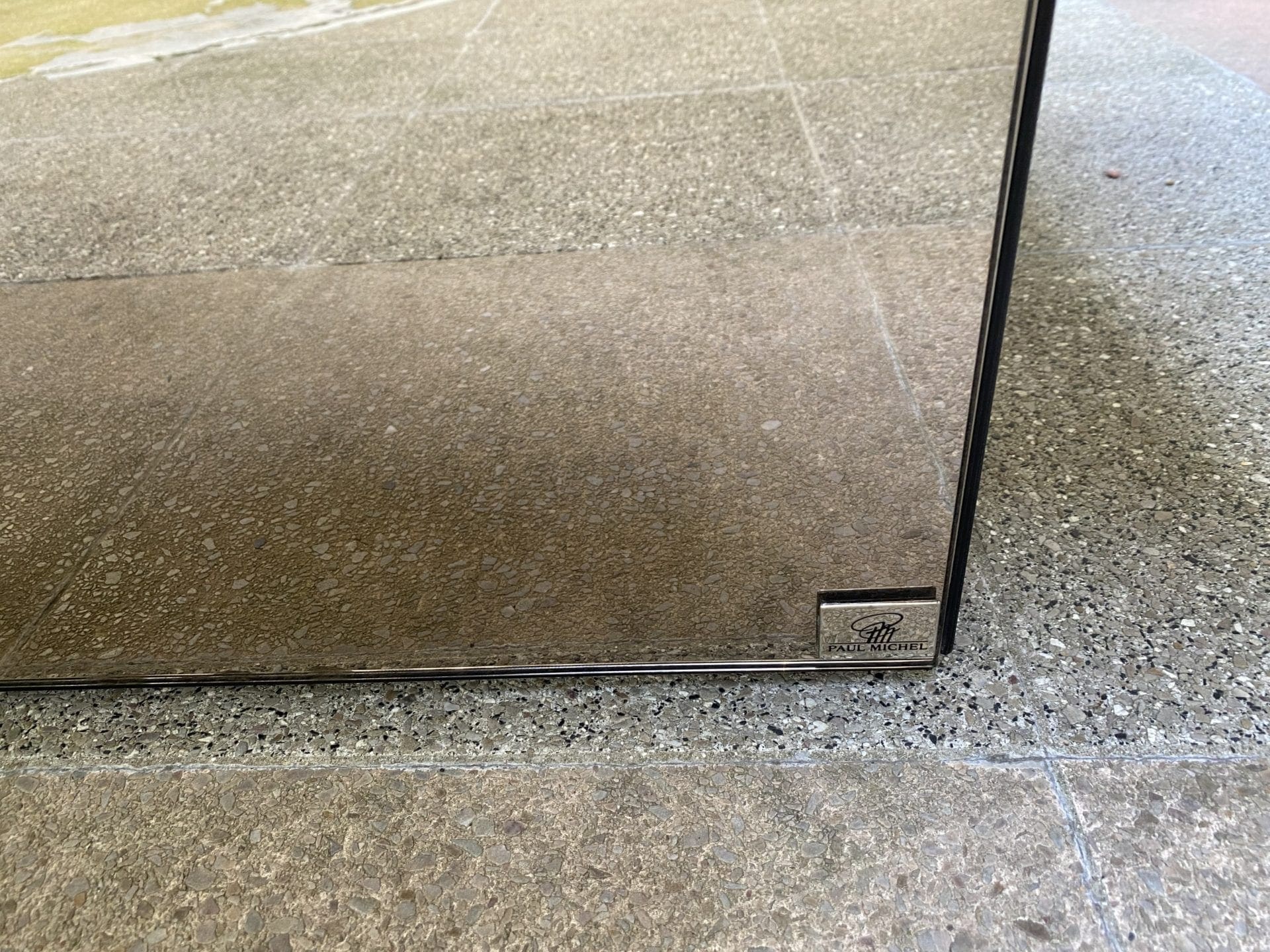 Table basse carrée Paul Michel – Zébrano & miroir teinté mercure, circa 1974