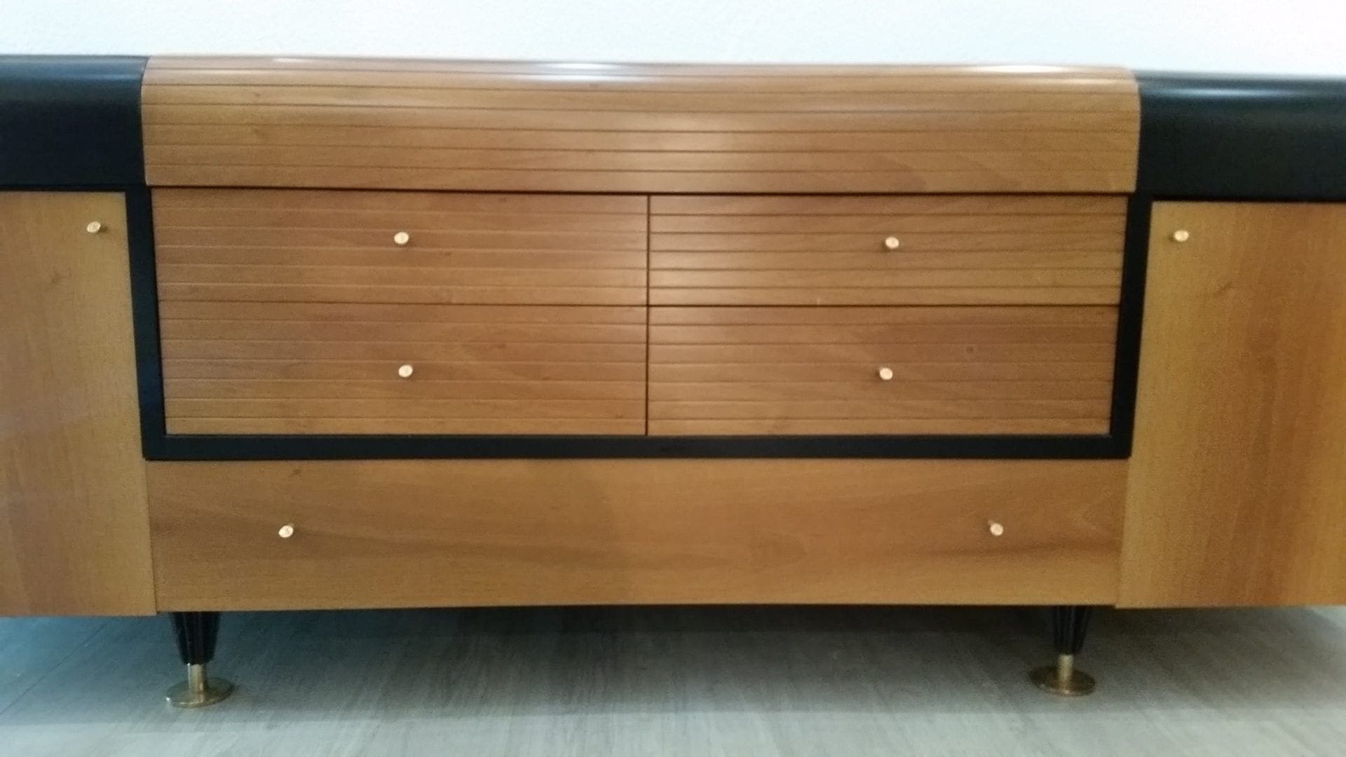 Pierre CARDIN – Buffet vintage en bois lacqué noir et teck – circa 1980