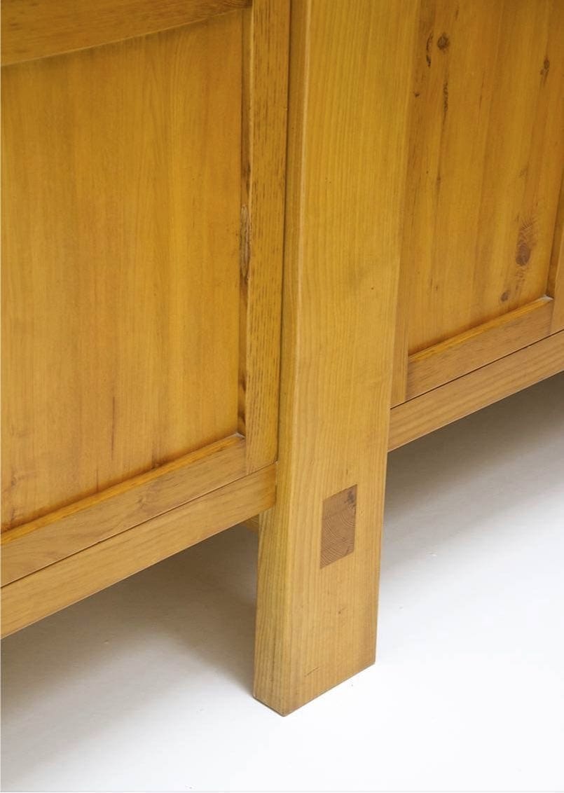 Pierre Chapo — Buffet enfilade R16 en orme massif, quatre portes