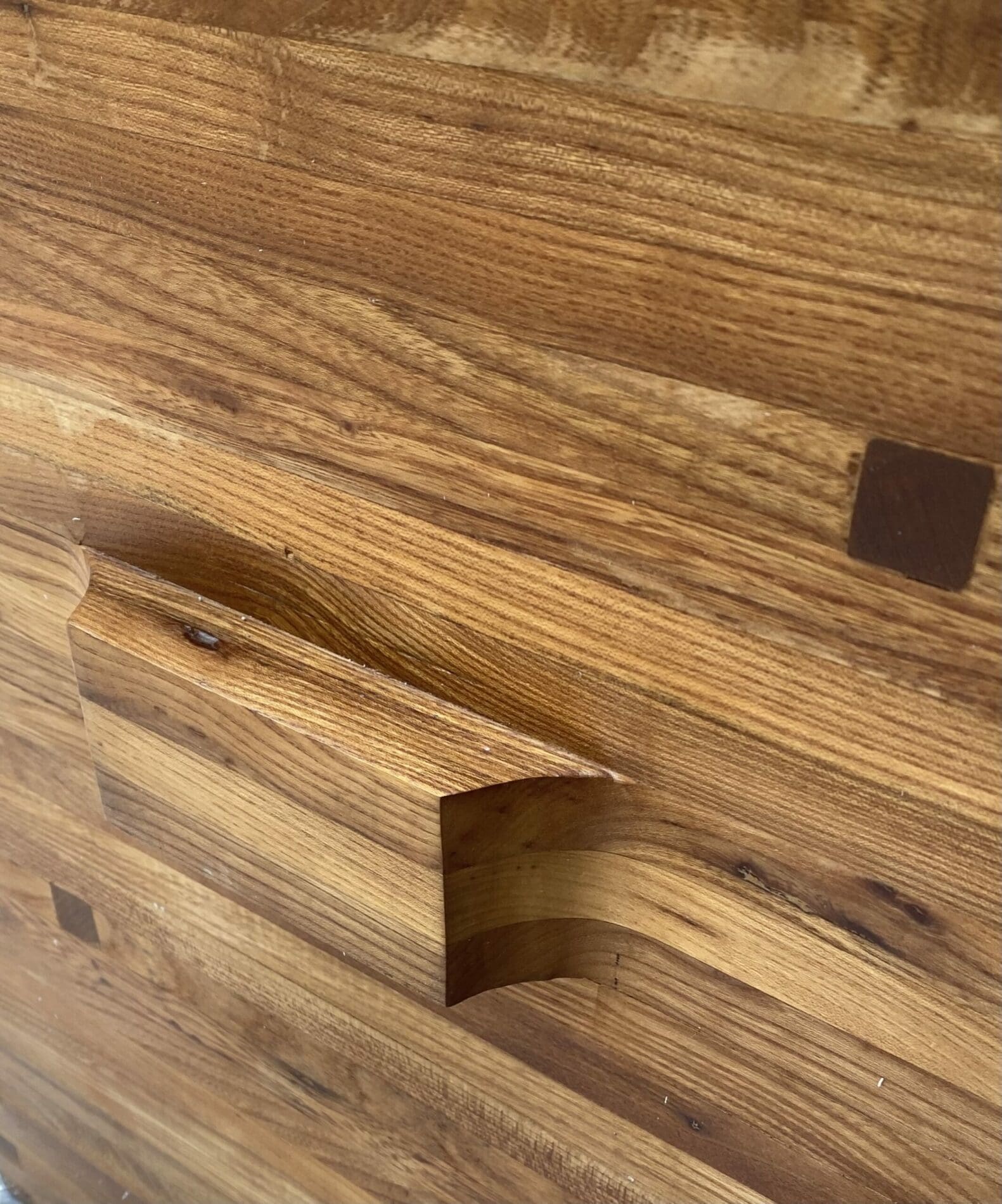 Coffre R25 en Orme par Pierre Chapo – Circa 1970