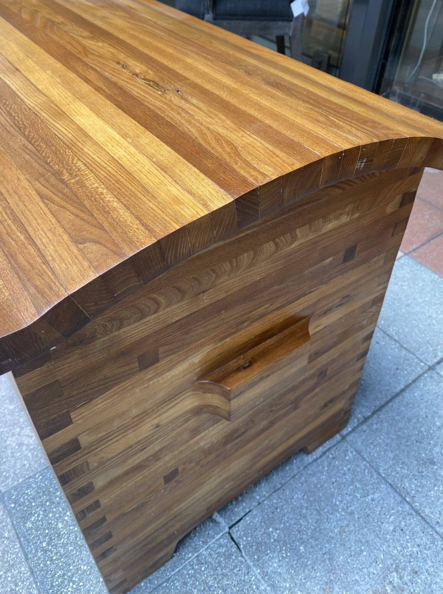 Coffre R25 en Orme par Pierre Chapo – Circa 1970