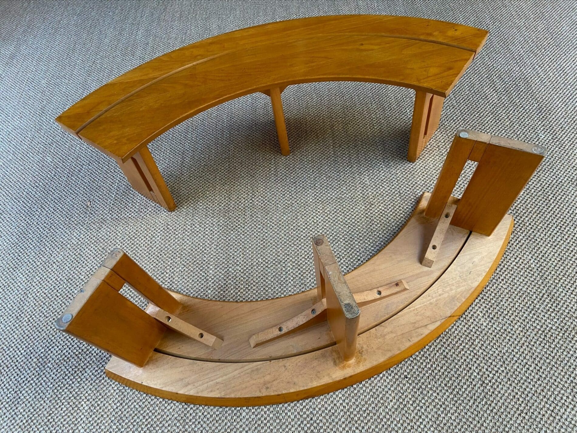 Pierre CHAPO – Paire de bancs incurvés – Circa 1972