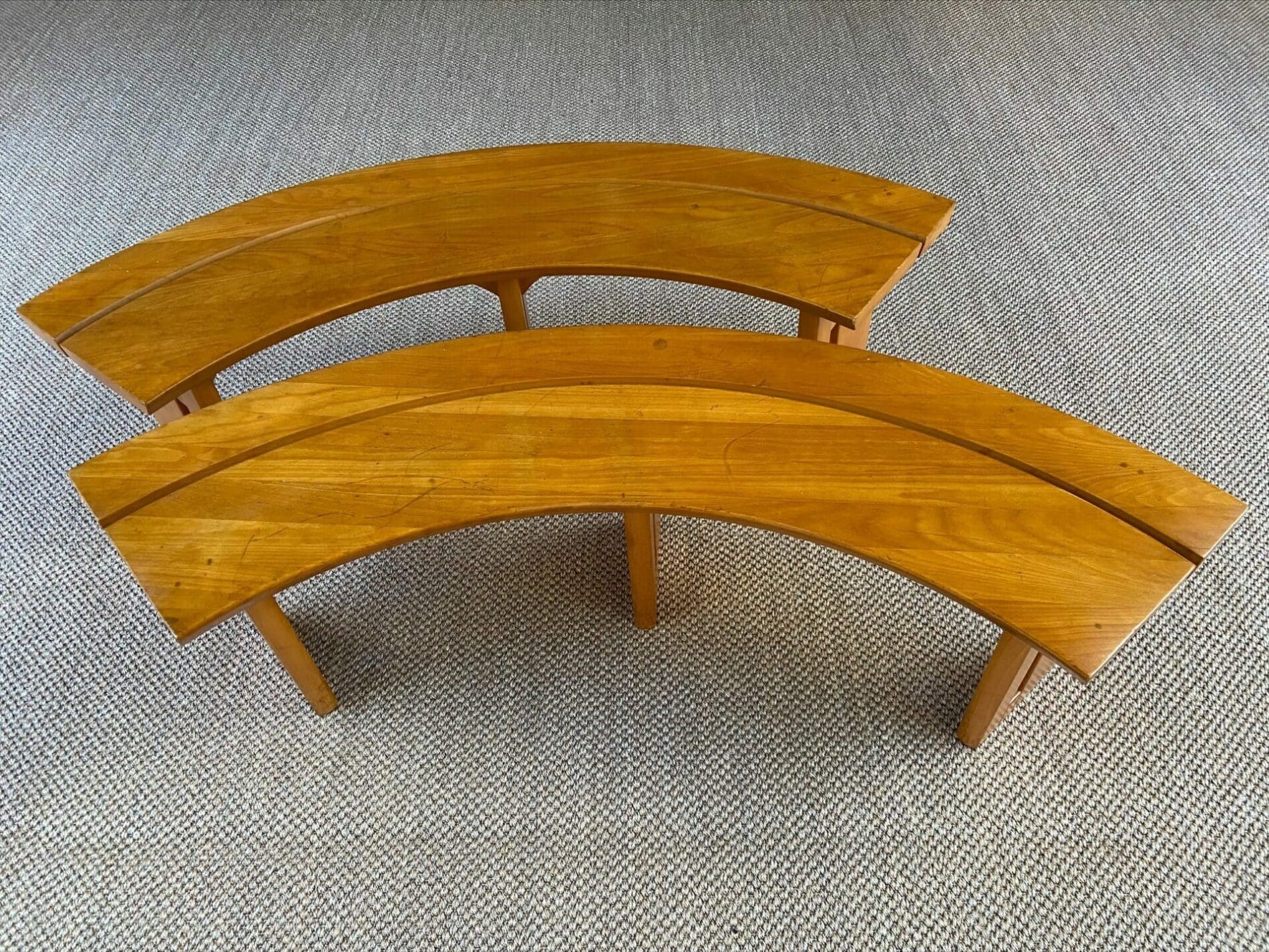 Pierre CHAPO – Paire de bancs incurvés – Circa 1972
