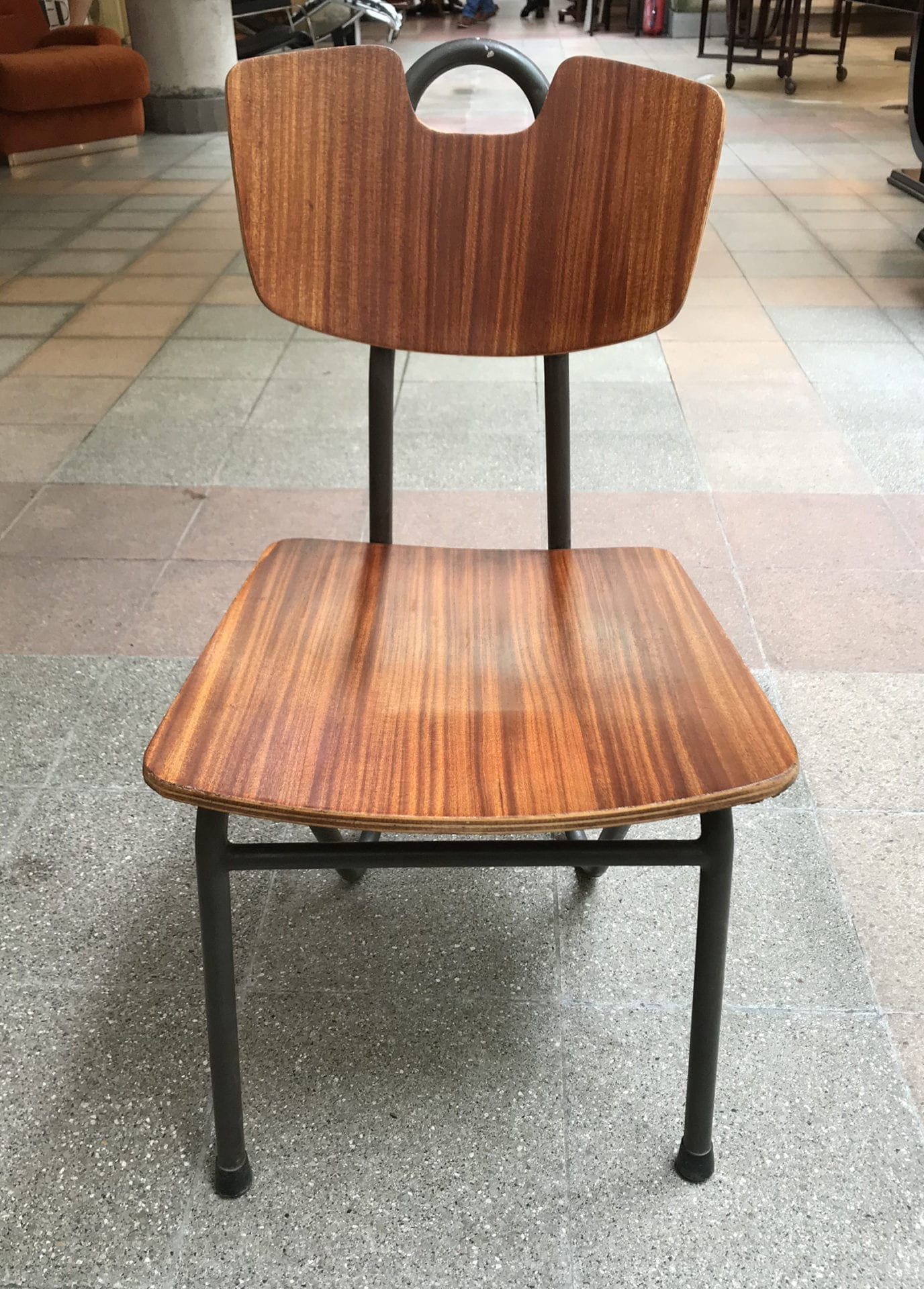 Lot de 4 Chaises « Prefacto » par Pierre Guariche – Édition Airborne, 1951