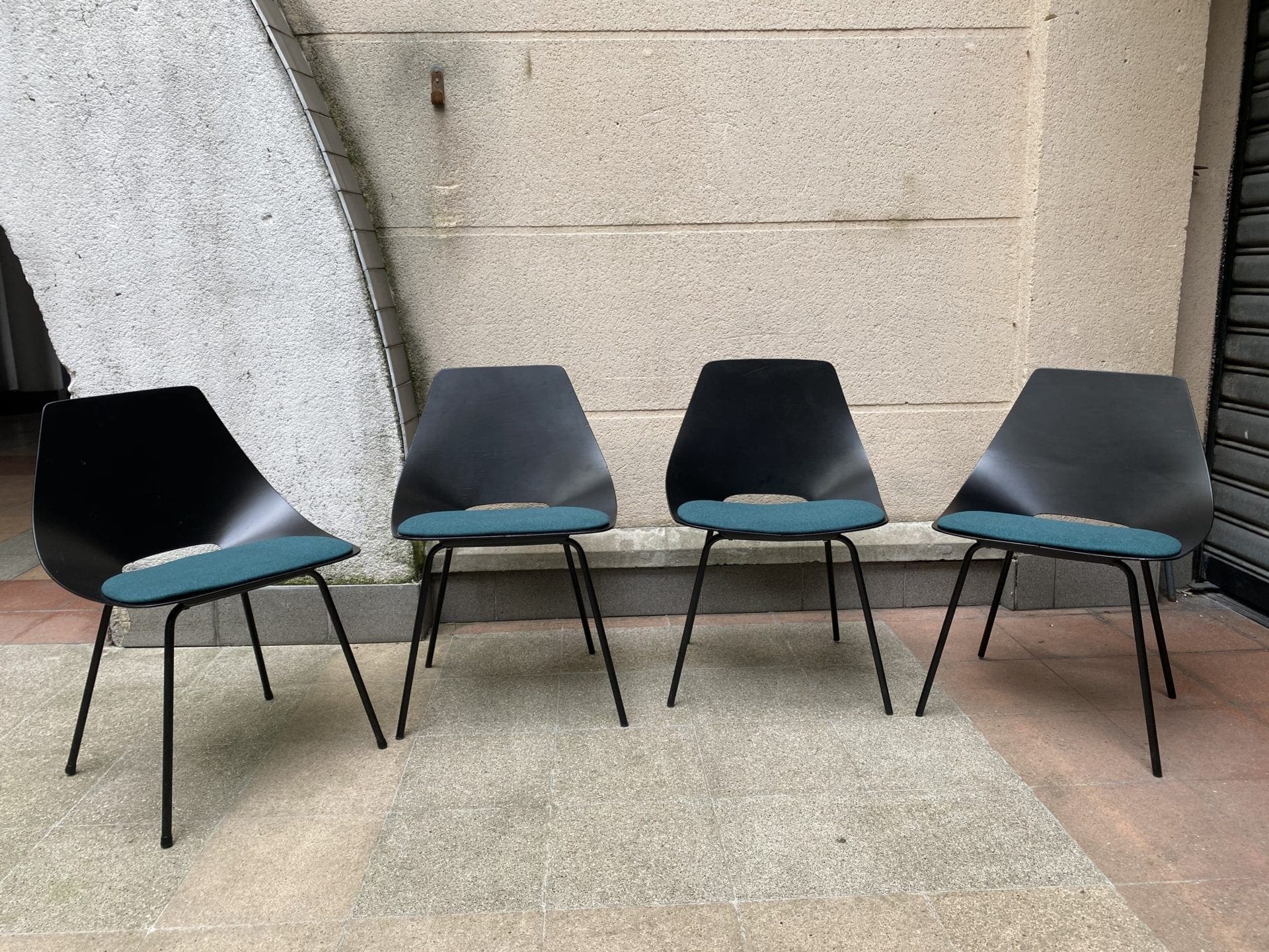 Pierre Guariche – Série de 4 chaises Tonneau