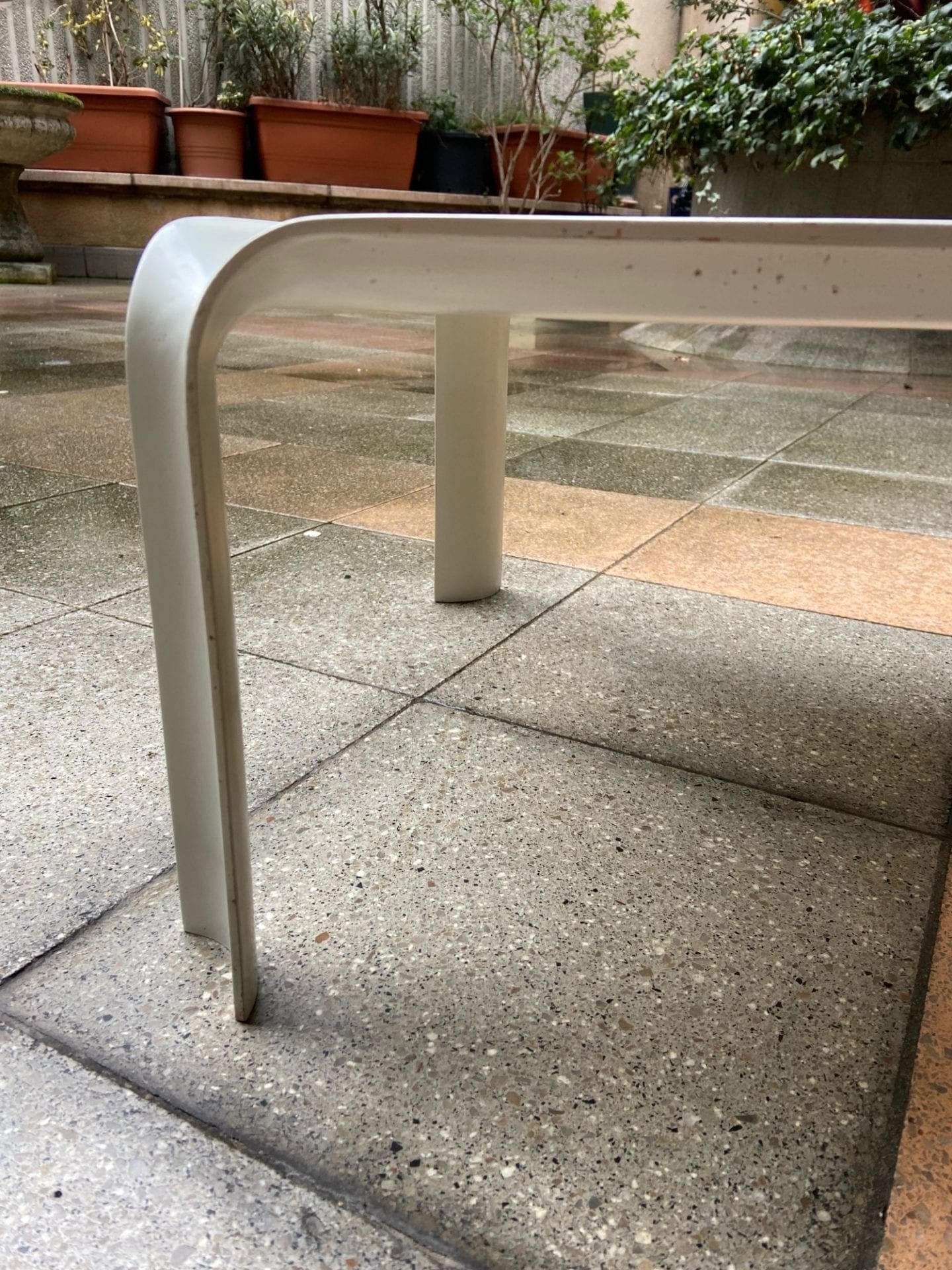 Pierre Paulin – Table basse modèle 877