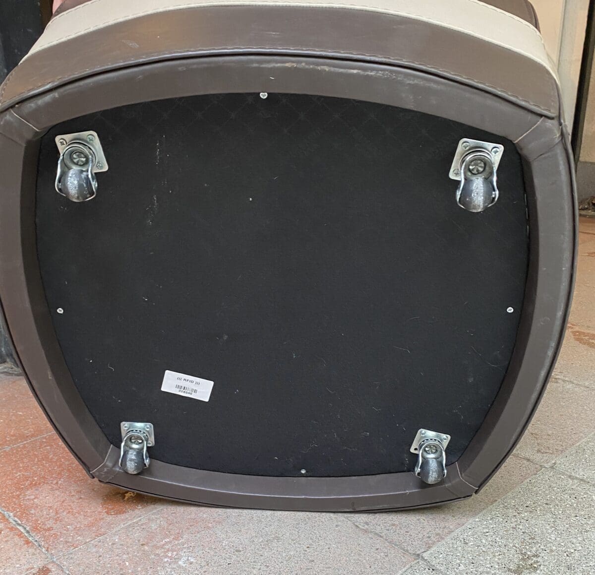 Pouf mobile par Trussardi Occasion – Superbe !