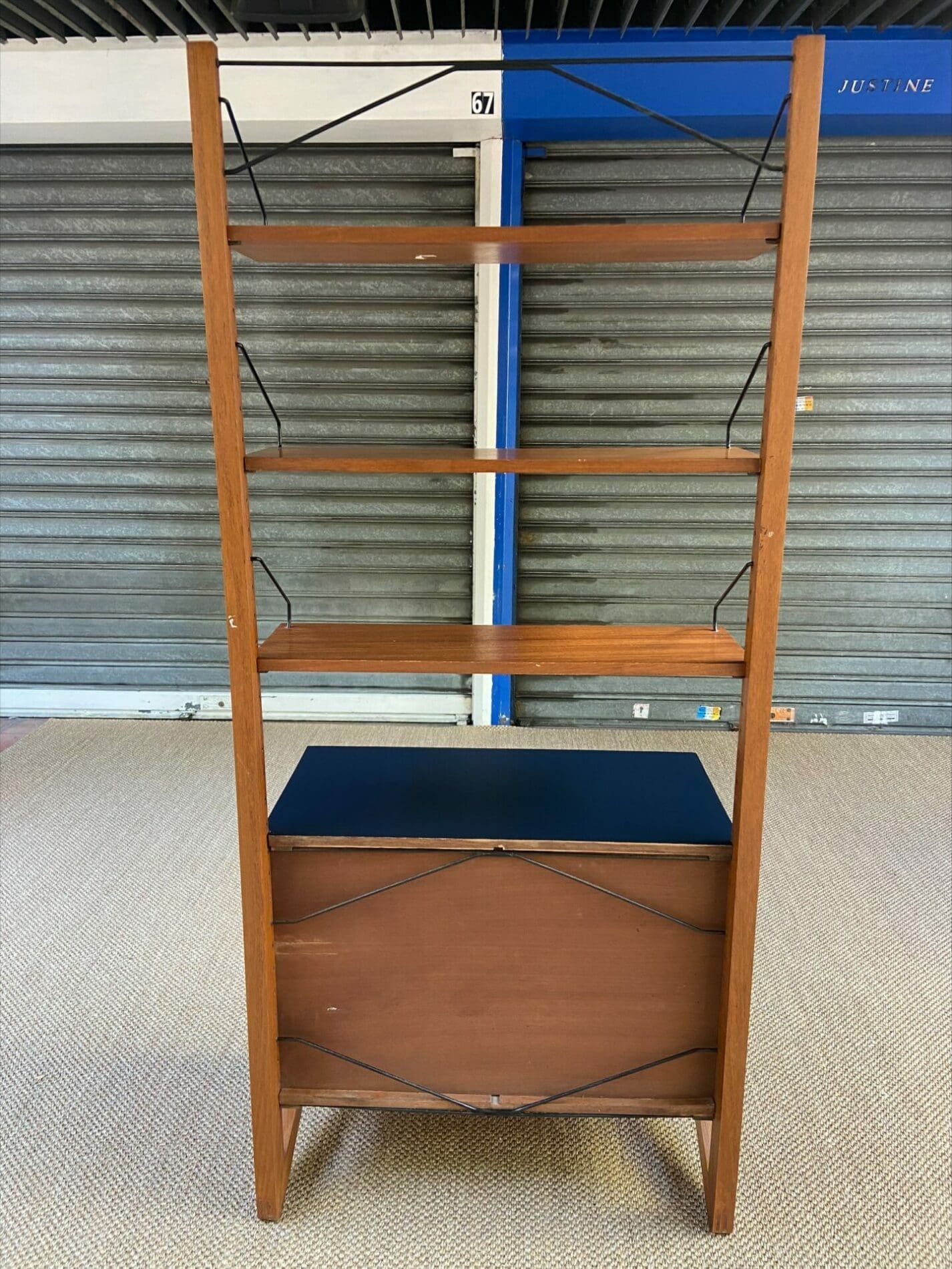 Étagère Vintage Poul Cadovius en Teck avec Accents en Mélamine Bleu Nuit – Circa 1968