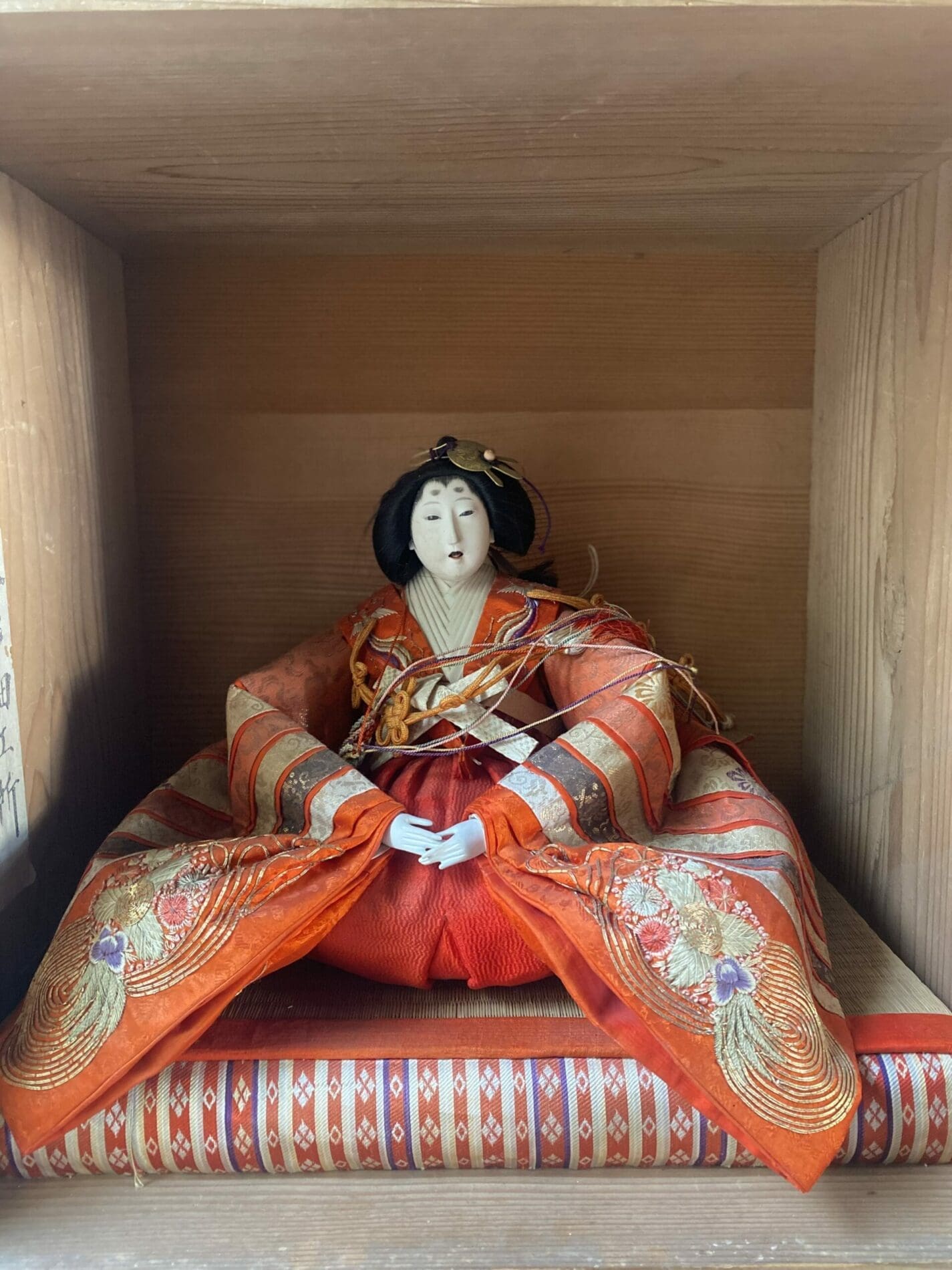 日本の花嫁人形 ひな祭り – 卵殻顔 | The Auctionlab
