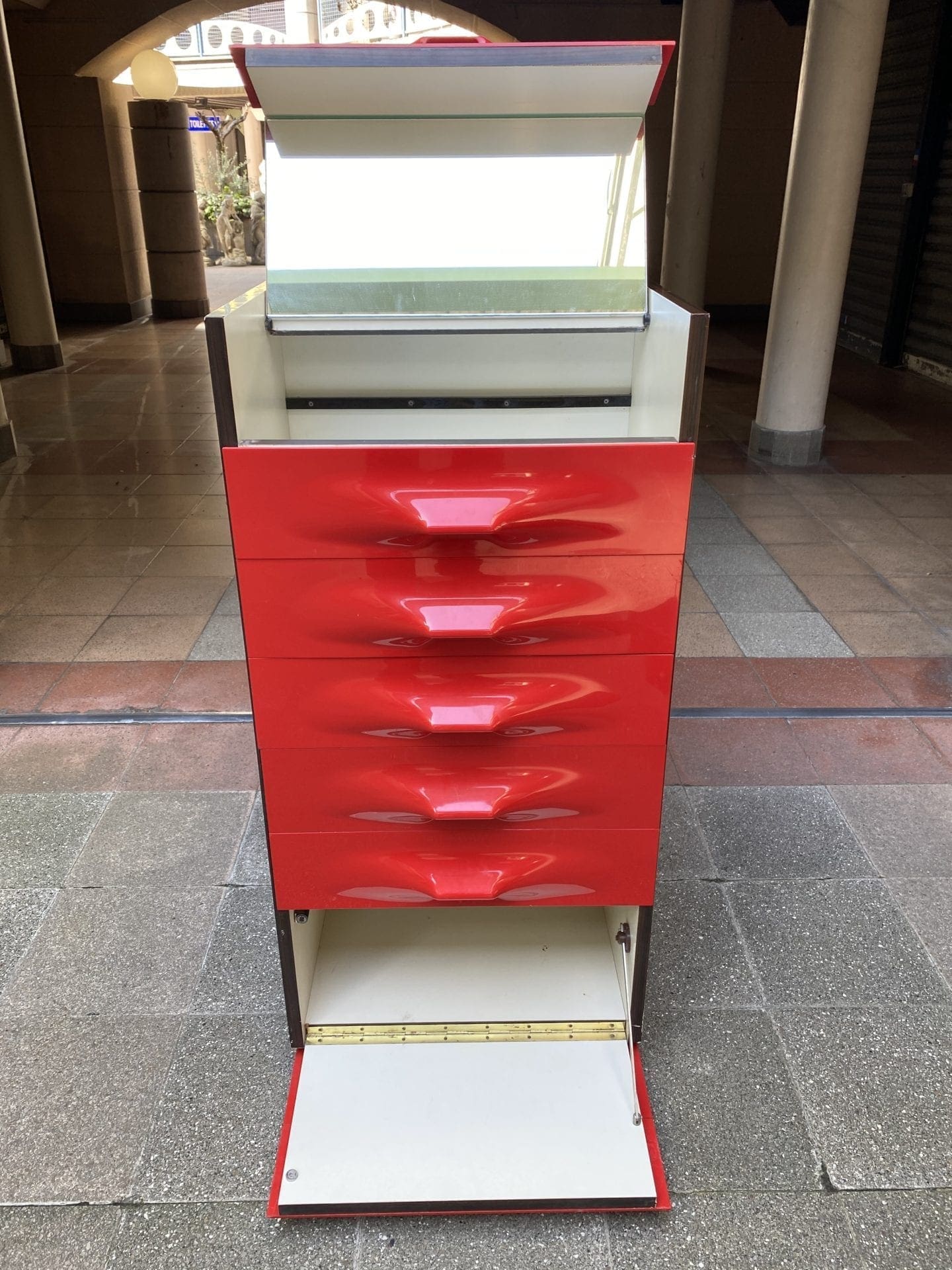 Raymond Loewy – Unité mobile de rangement