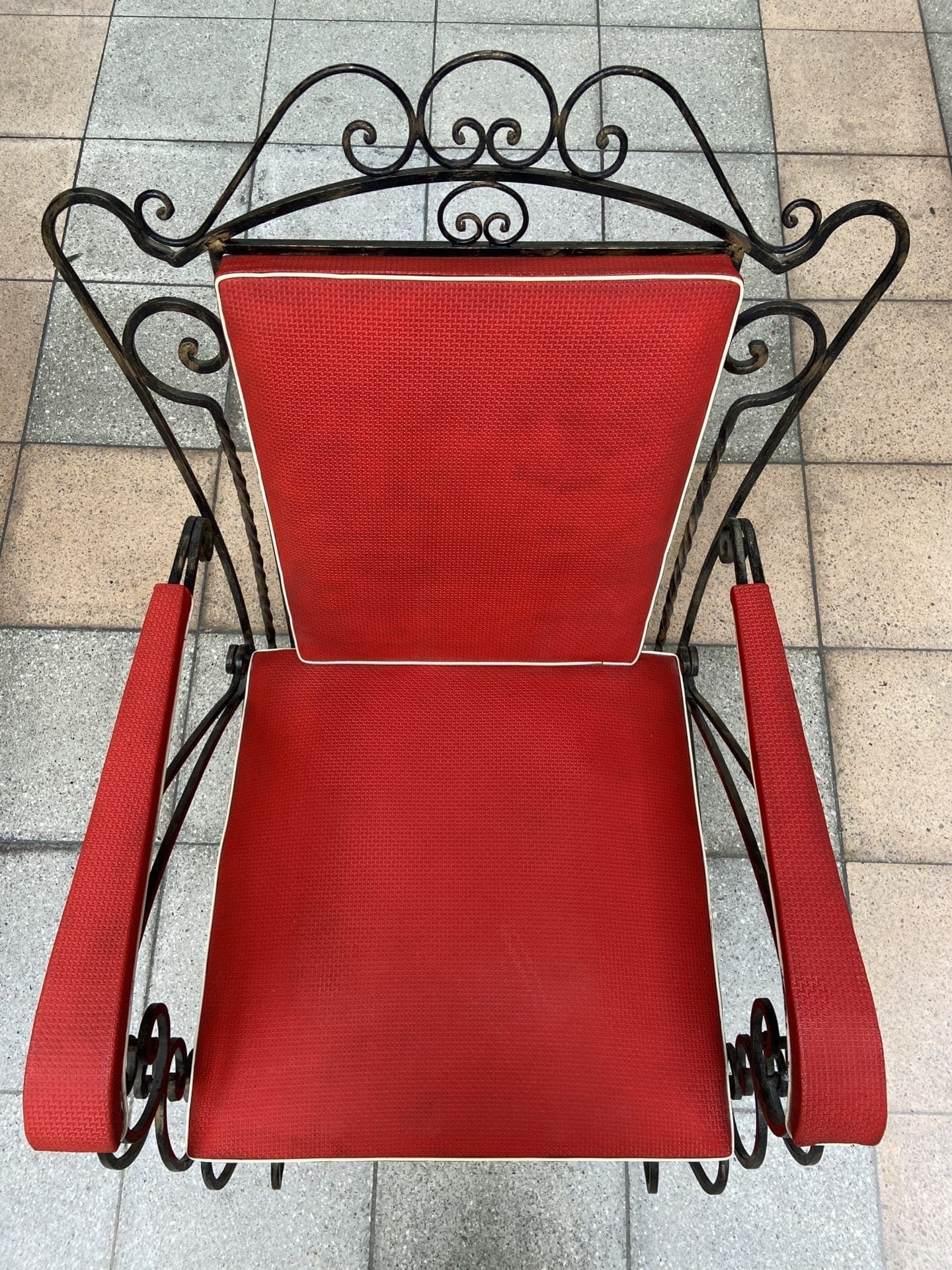 Robert Merceris  – Paire de fauteuils rouge et jaune